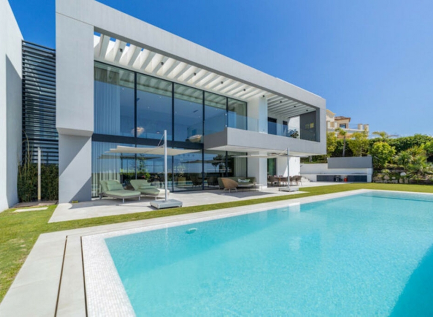 Resale - House -
Los Arqueros