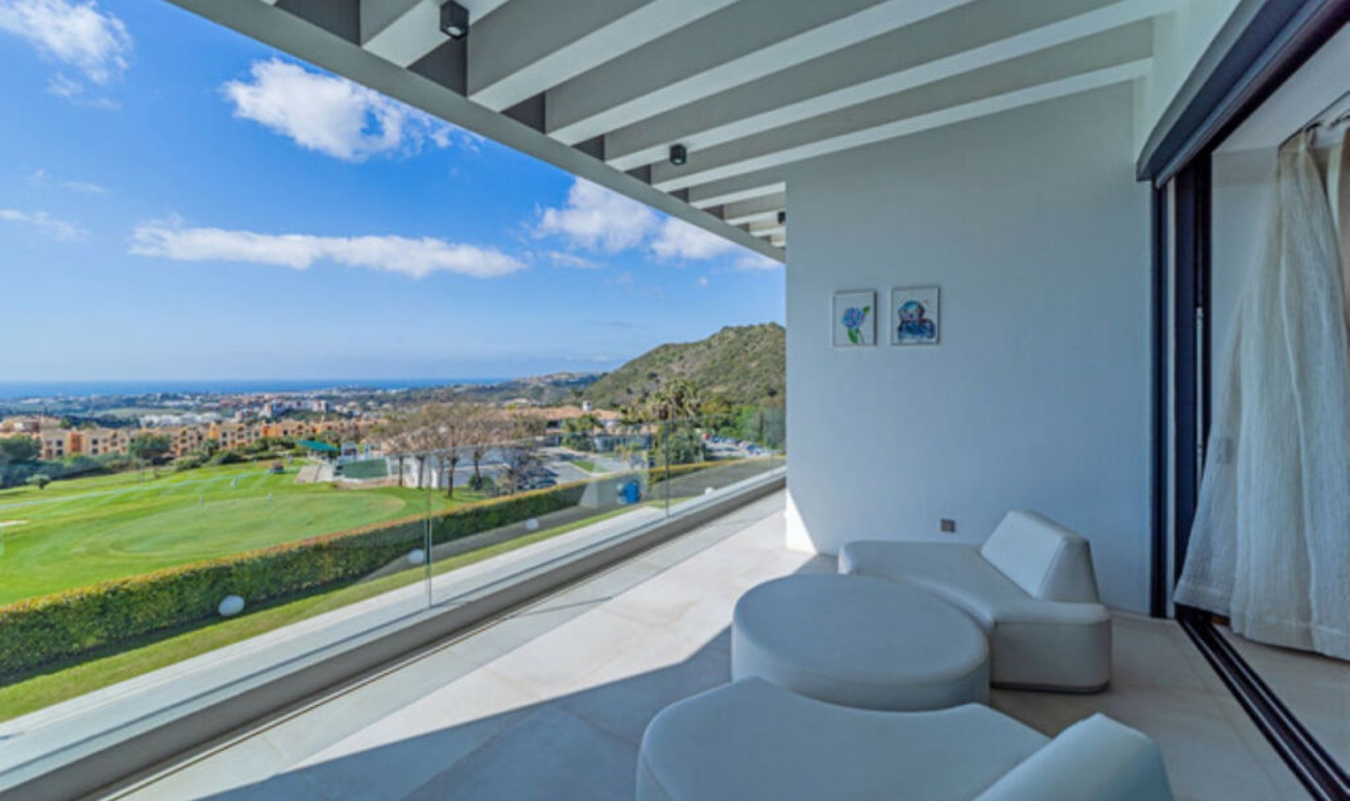 Resale - House -
Los Arqueros