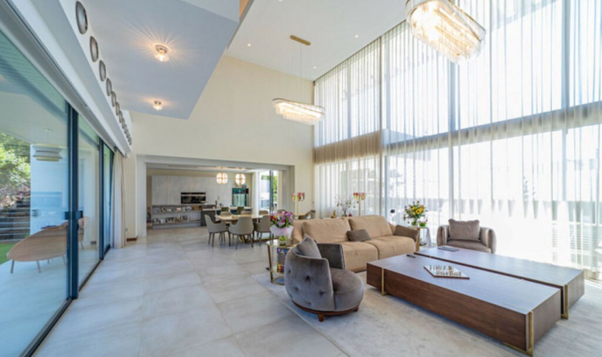 Resale - House -
Los Arqueros