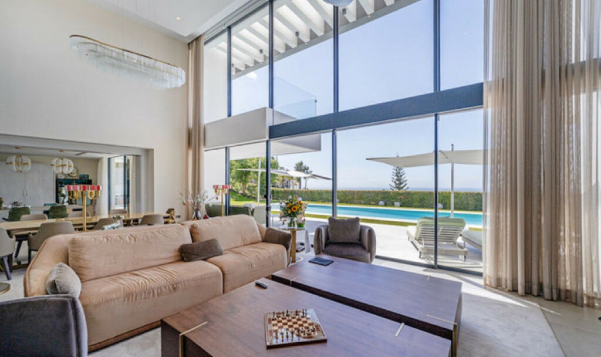 Resale - House -
Los Arqueros