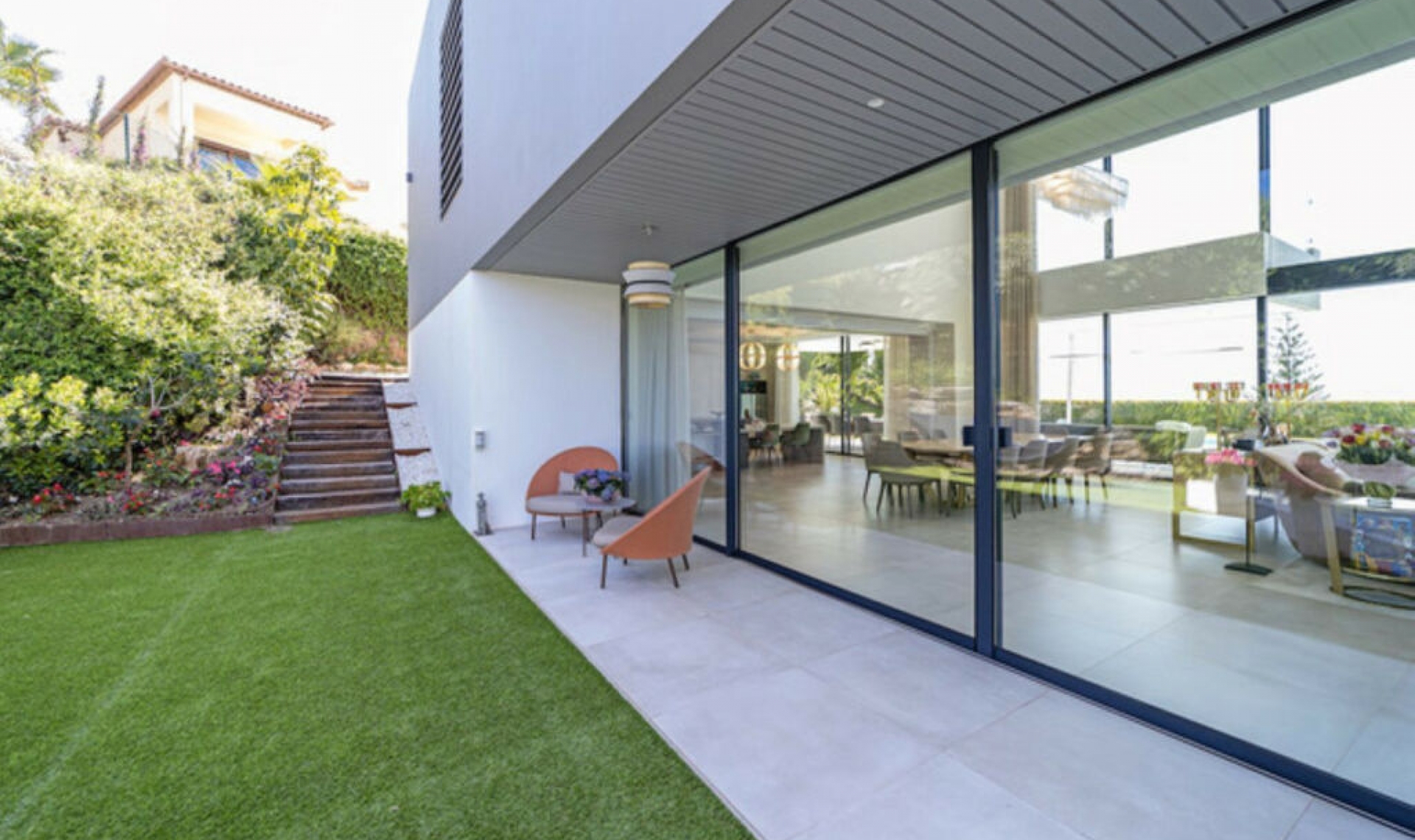 Resale - House -
Los Arqueros