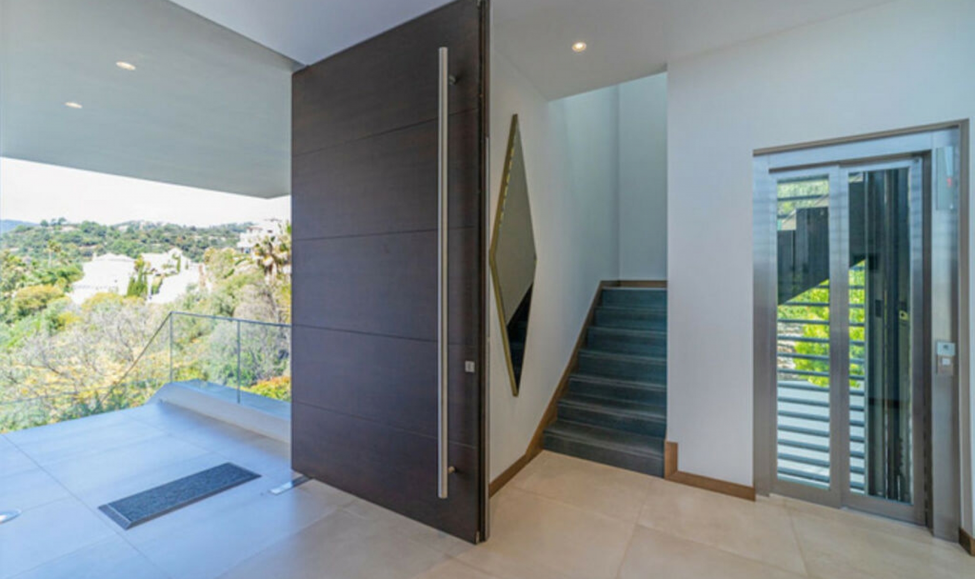 Resale - House -
Los Arqueros