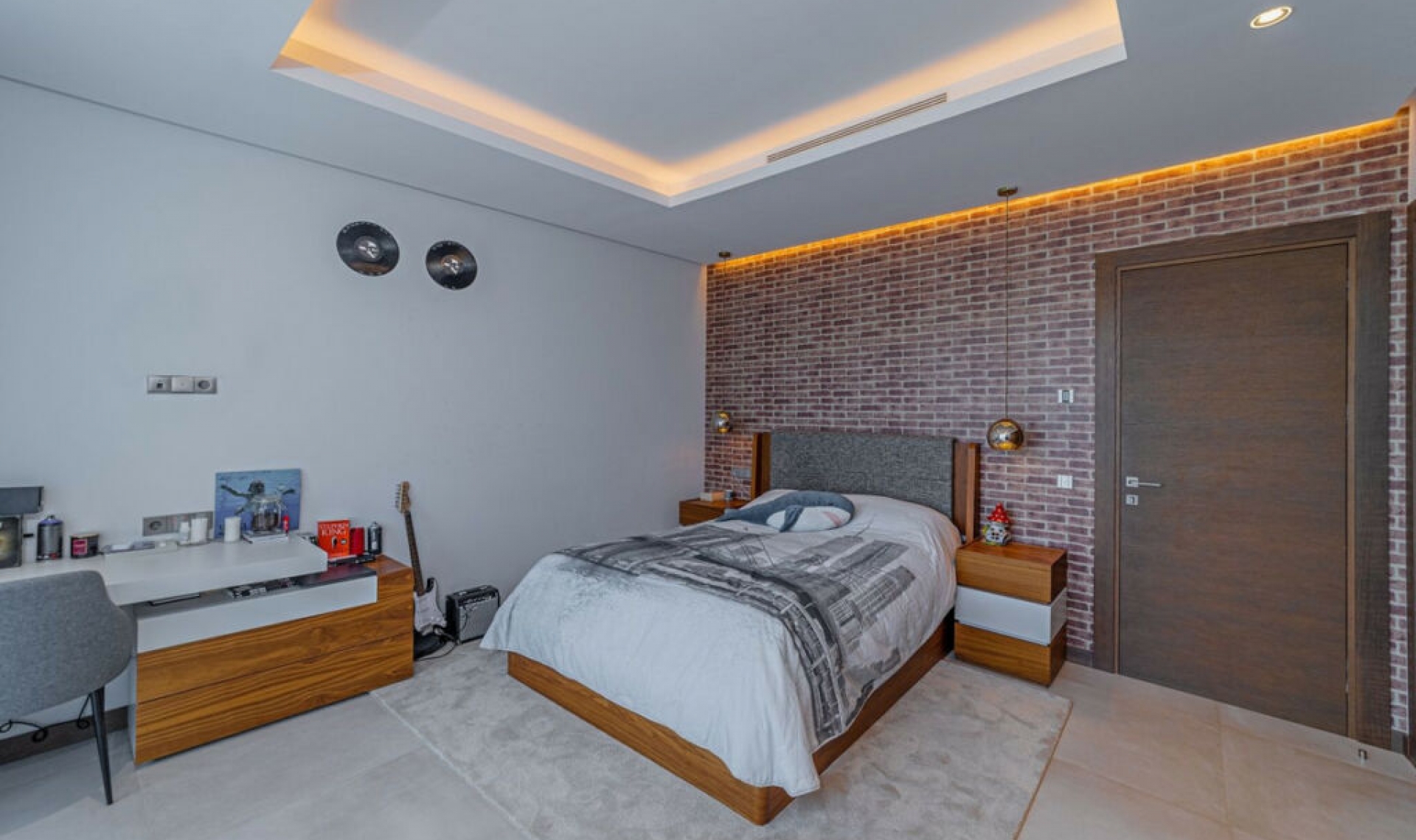 Resale - House -
Los Arqueros