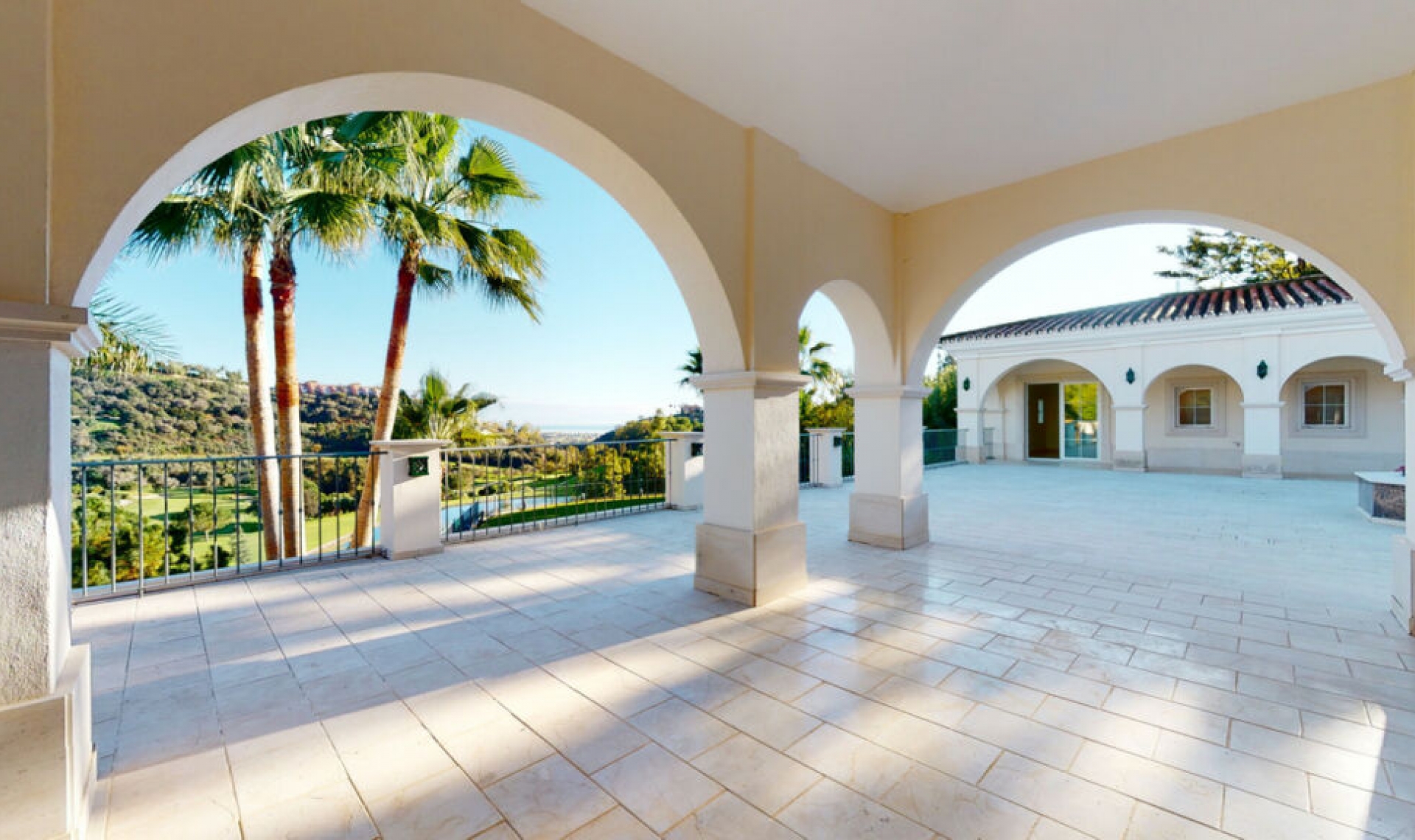 Resale - House -
Los Arqueros