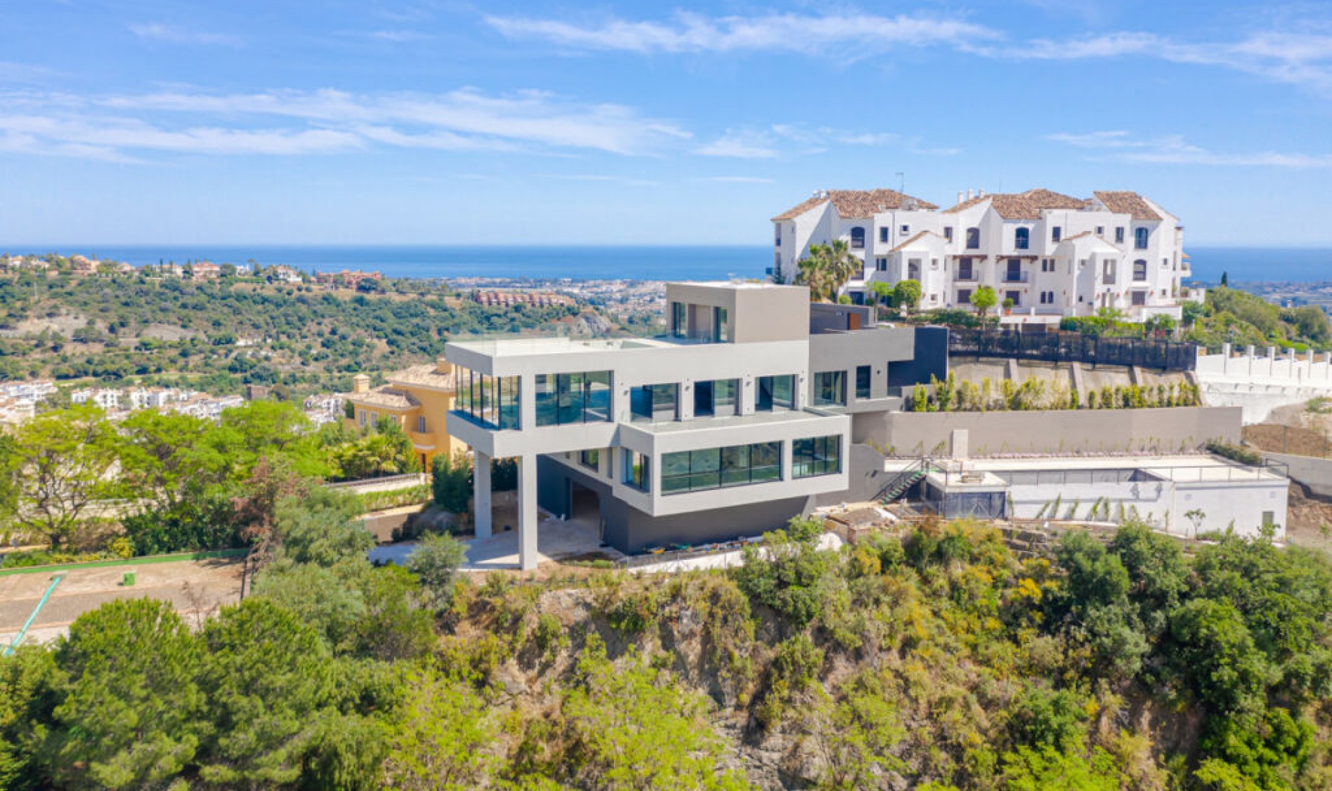 Resale - House -
Los Arqueros