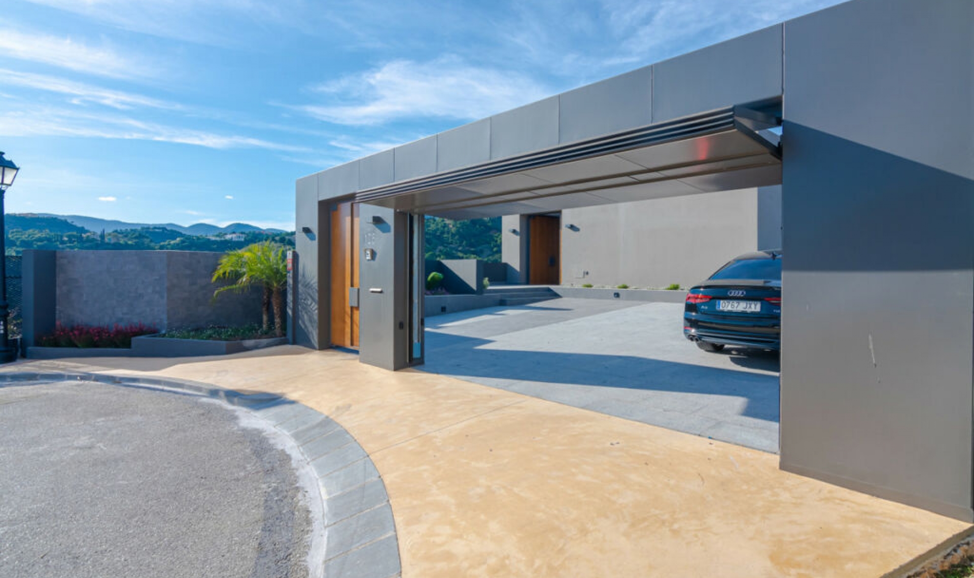 Resale - House -
Los Arqueros