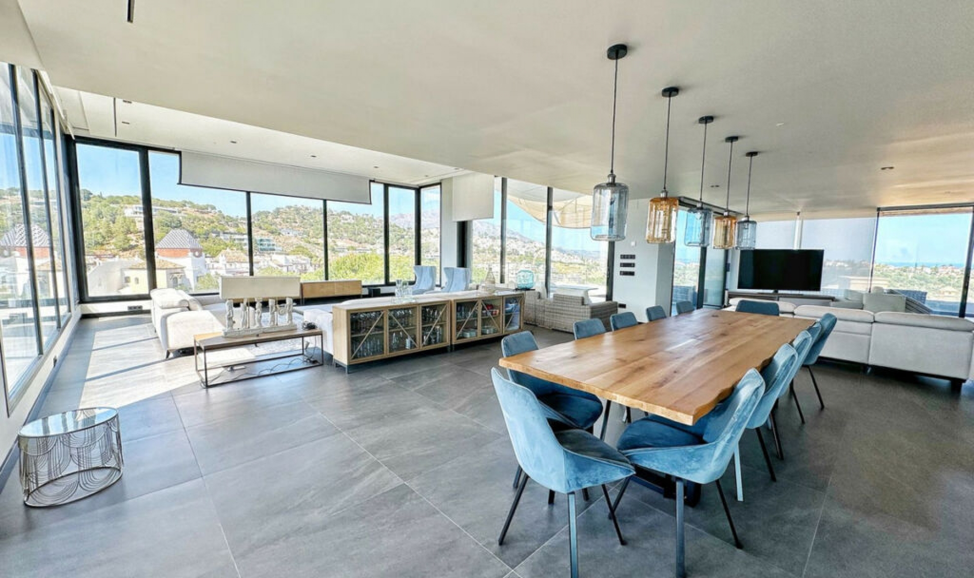 Resale - House -
Los Arqueros