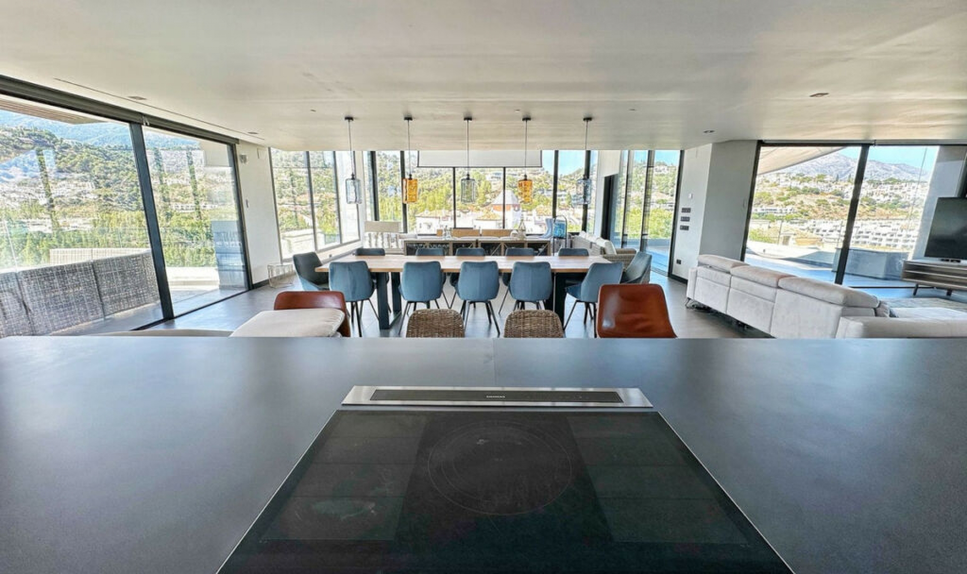 Resale - House -
Los Arqueros