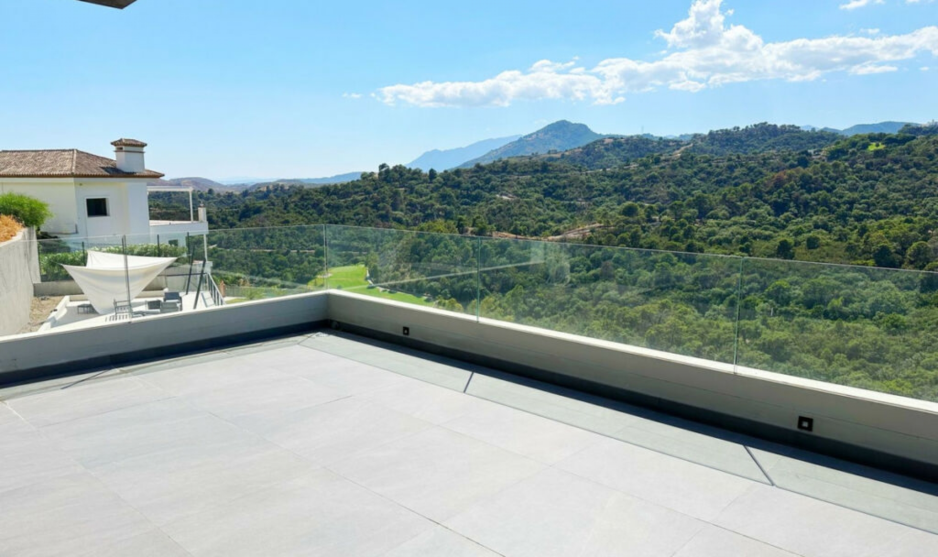 Resale - House -
Los Arqueros