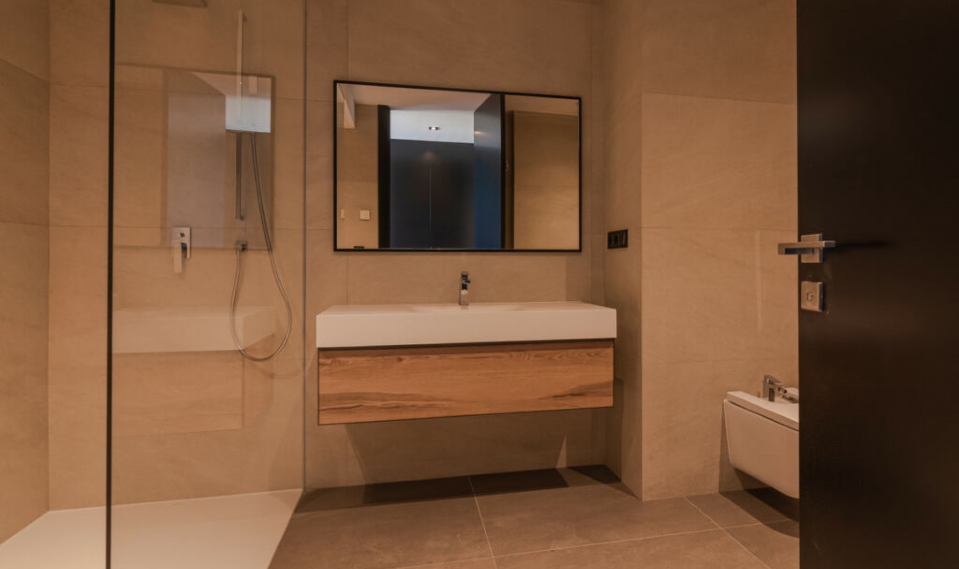 Resale - House -
Los Arqueros