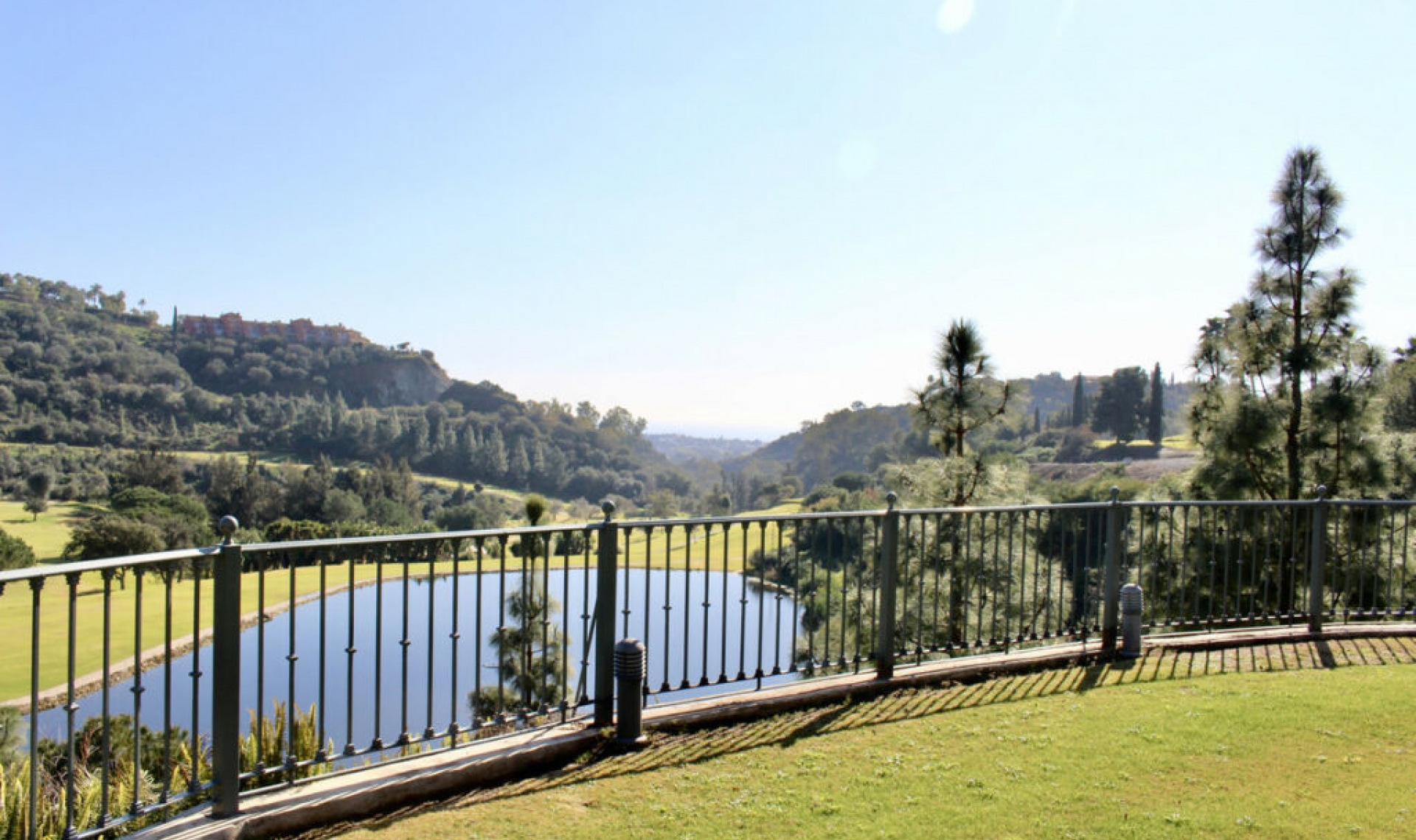 Resale - House -
Los Arqueros