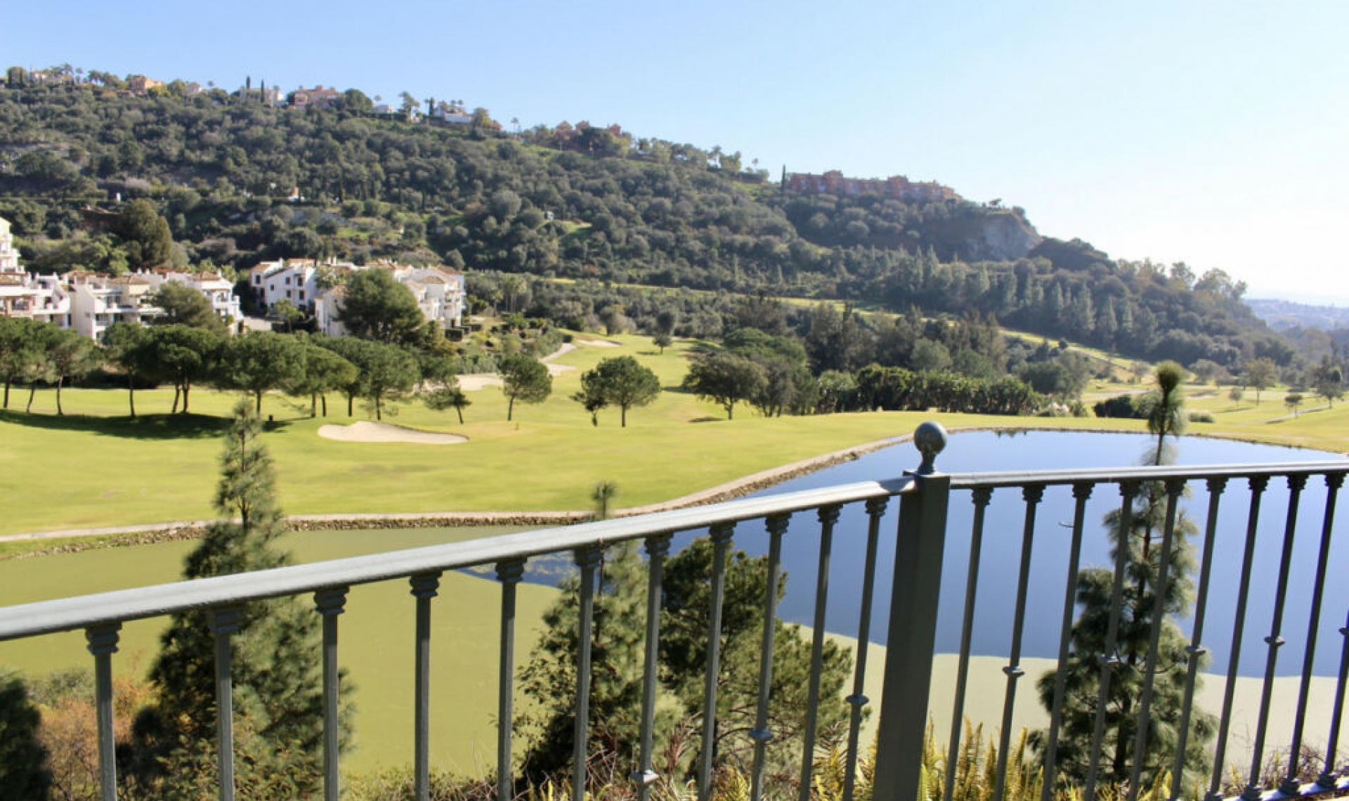 Resale - House -
Los Arqueros