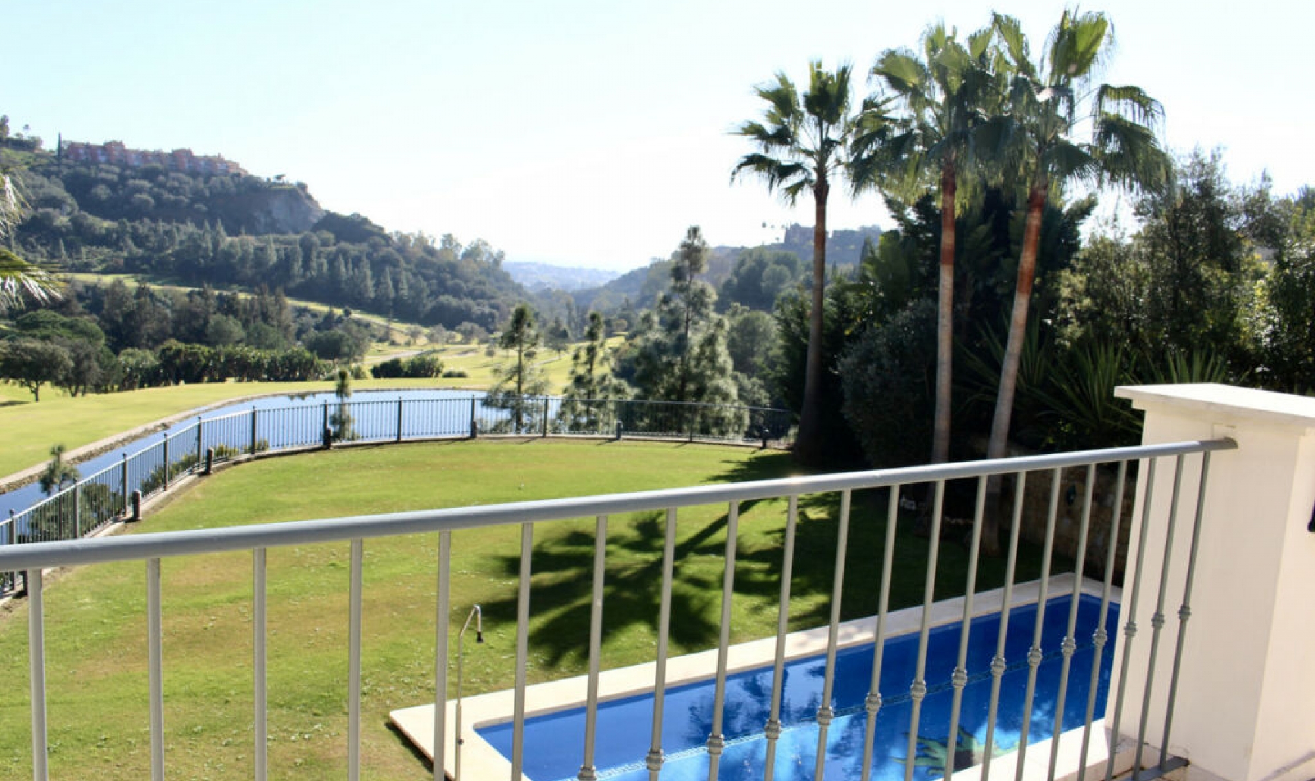 Resale - House -
Los Arqueros