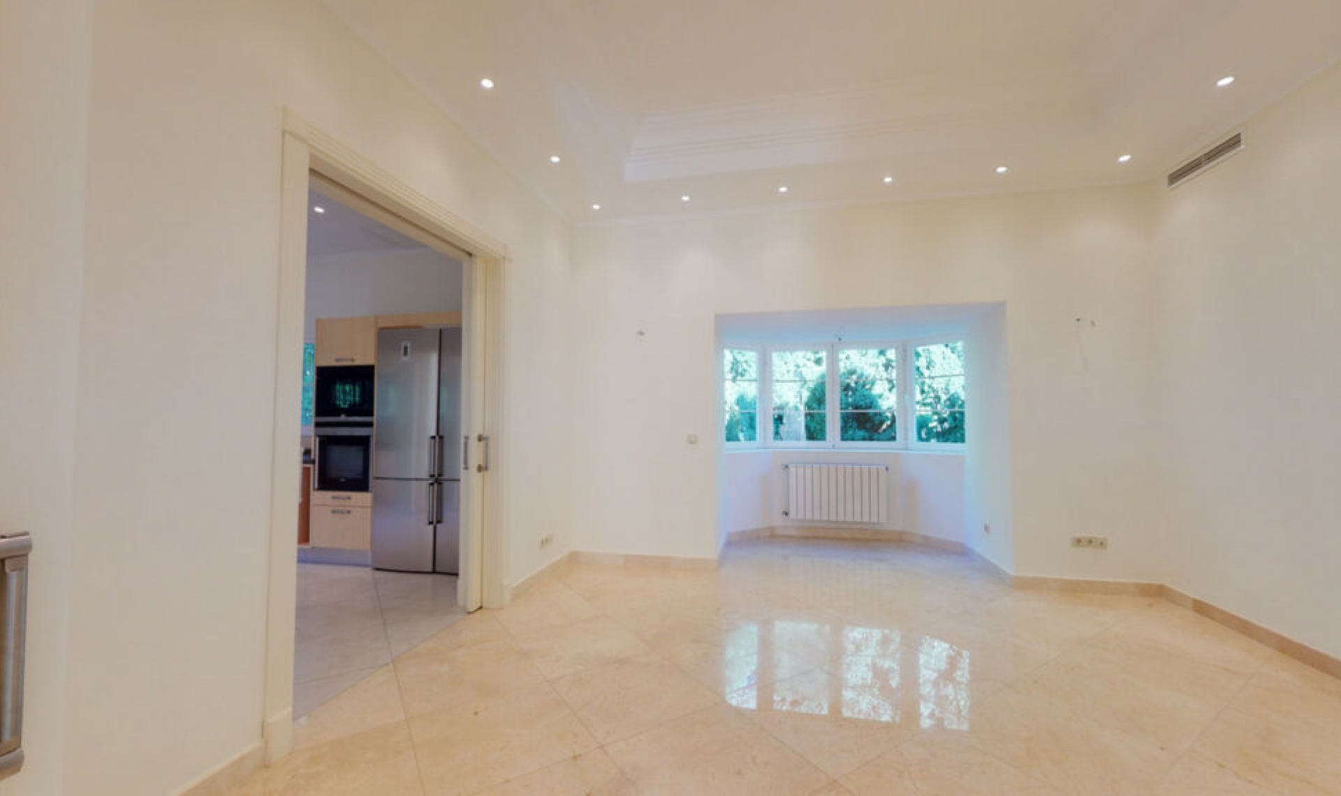 Resale - House -
Los Arqueros