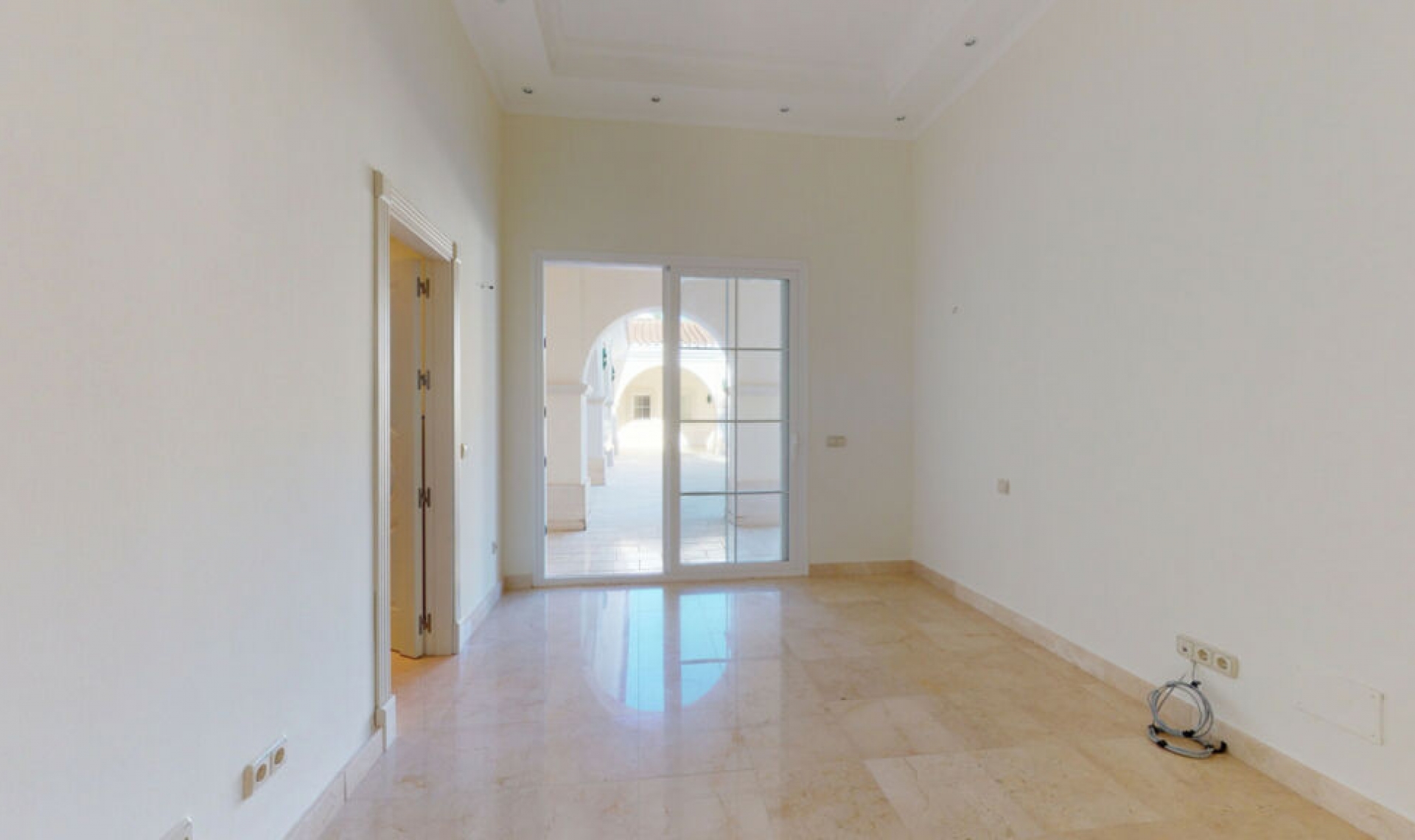 Resale - House -
Los Arqueros