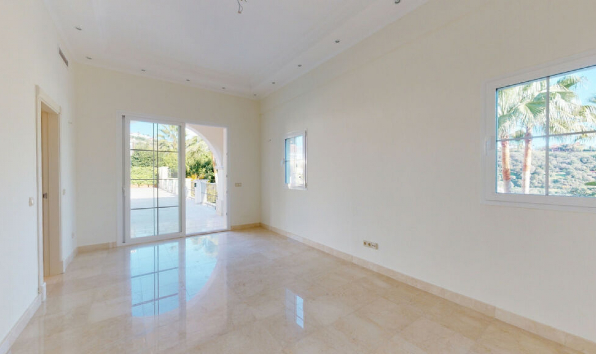 Resale - House -
Los Arqueros