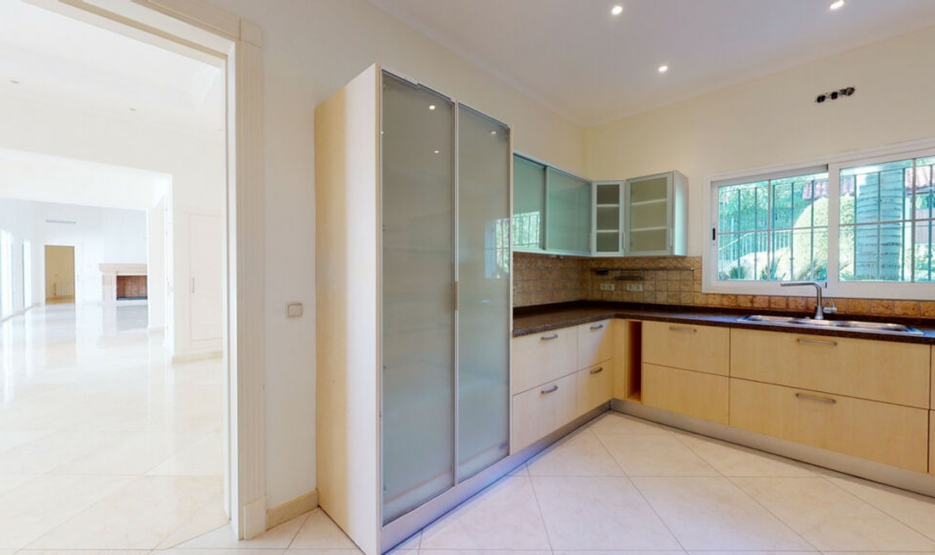 Resale - House -
Los Arqueros