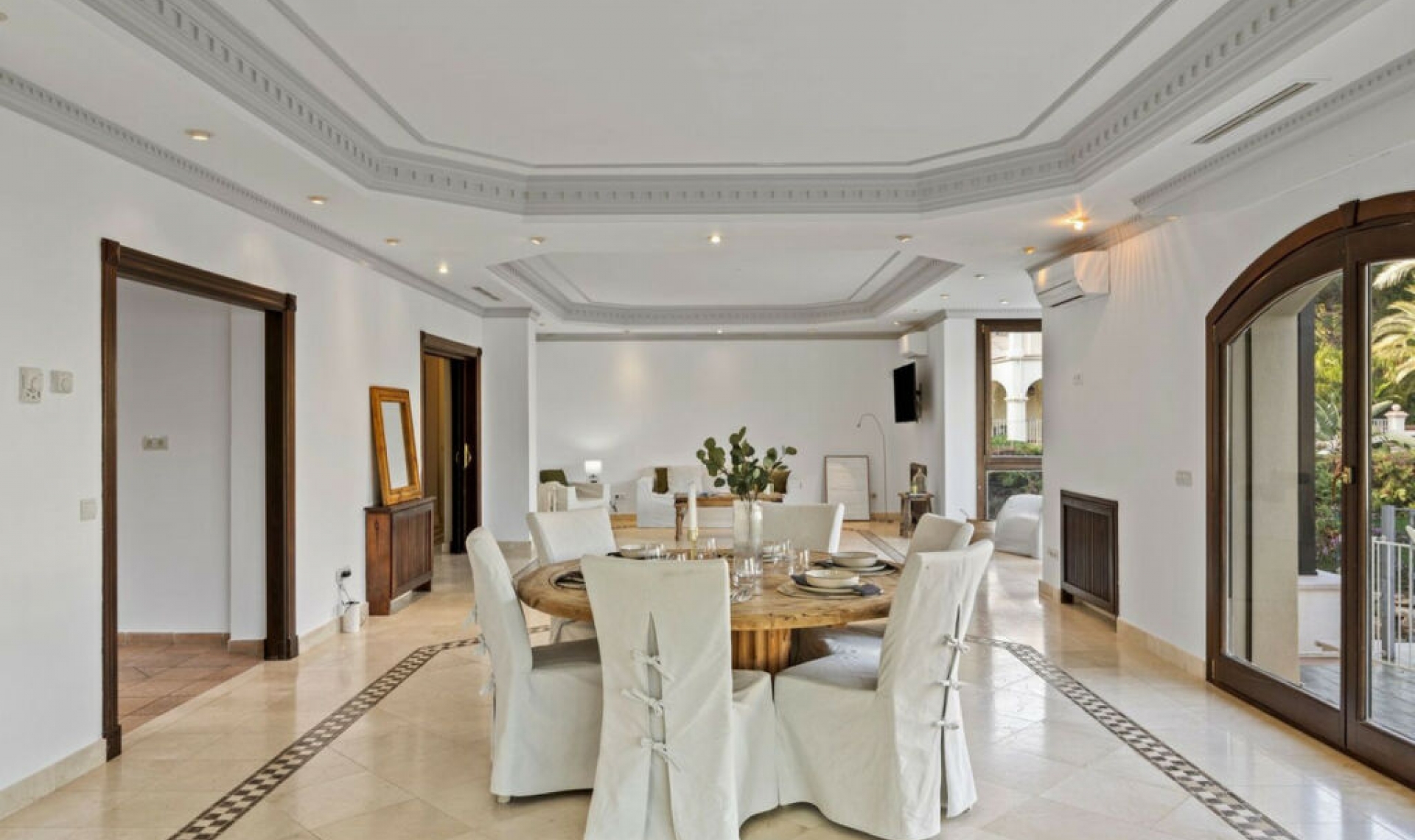 Resale - House -
Los Arqueros