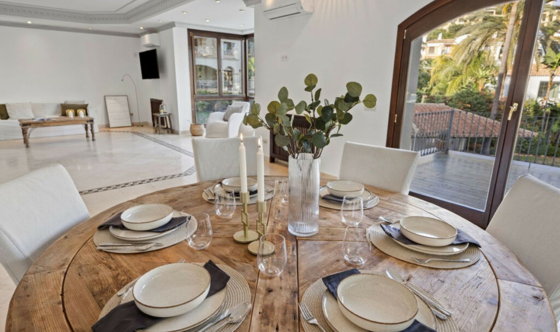 Resale - House -
Los Arqueros
