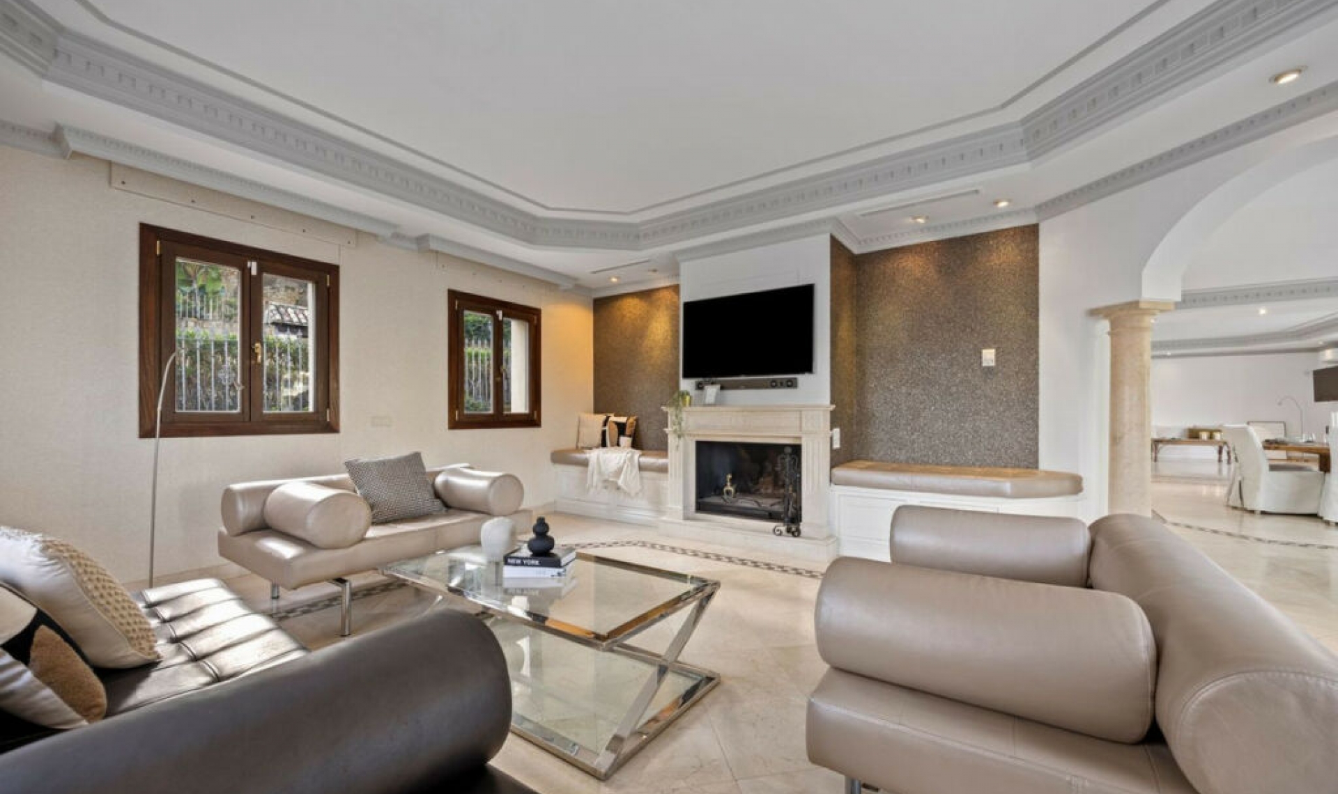Resale - House -
Los Arqueros