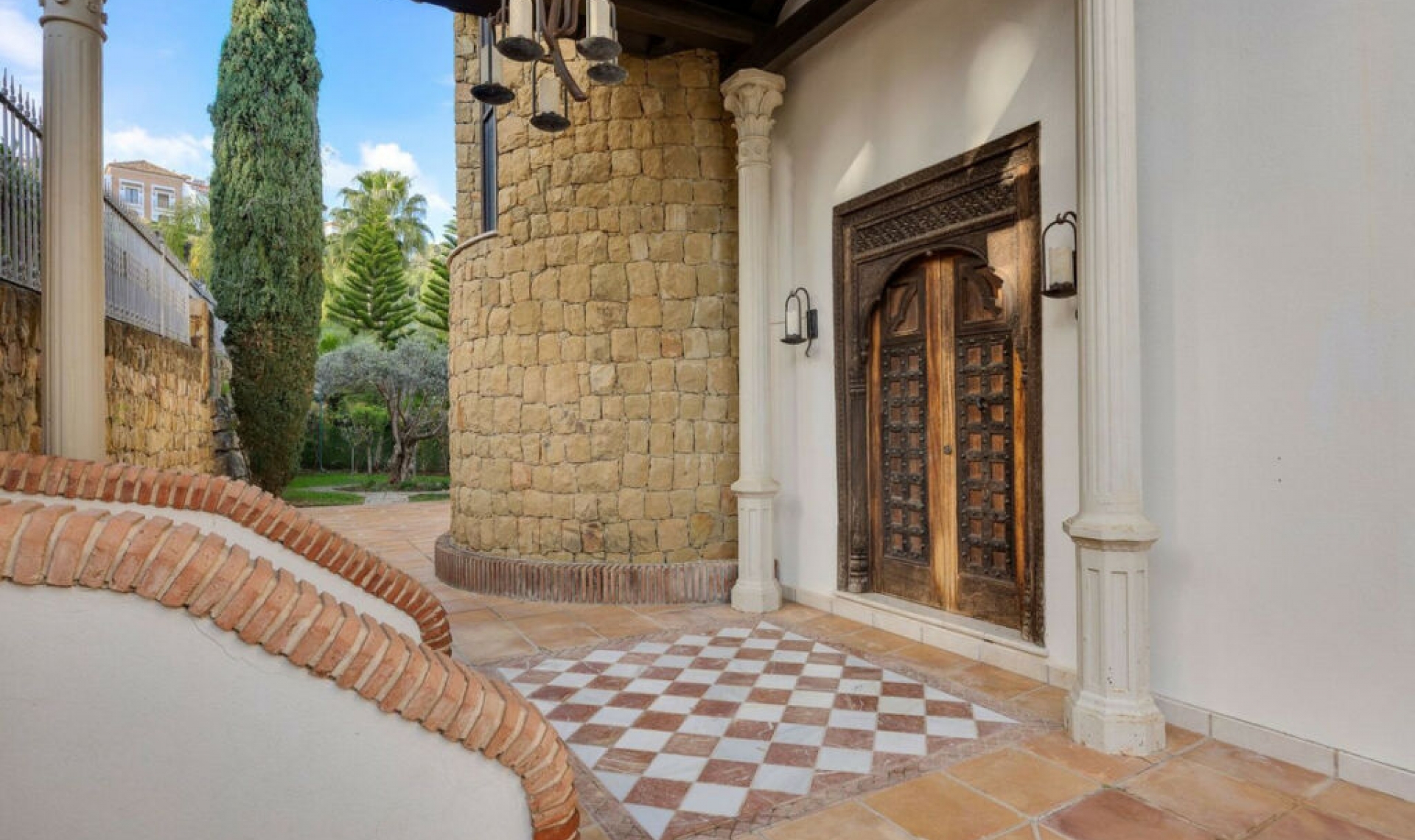Resale - House -
Los Arqueros