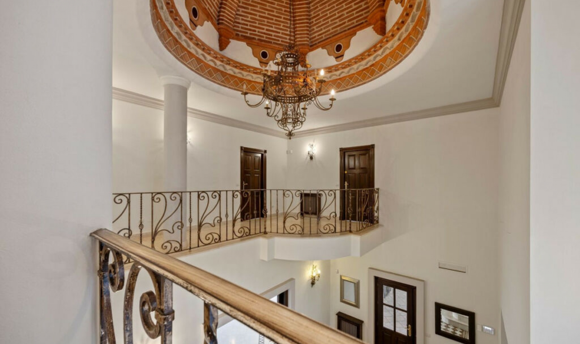 Resale - House -
Los Arqueros