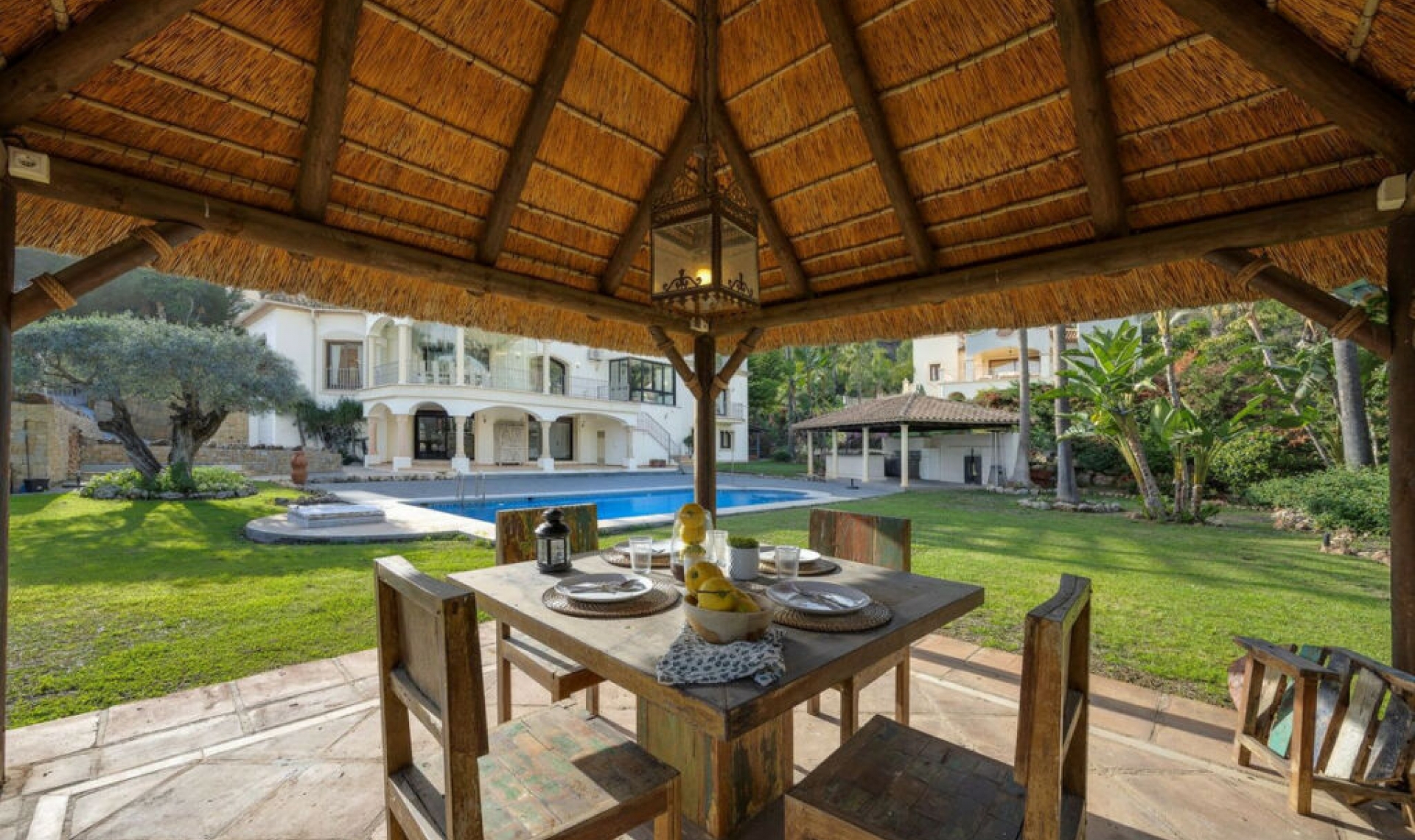 Resale - House -
Los Arqueros