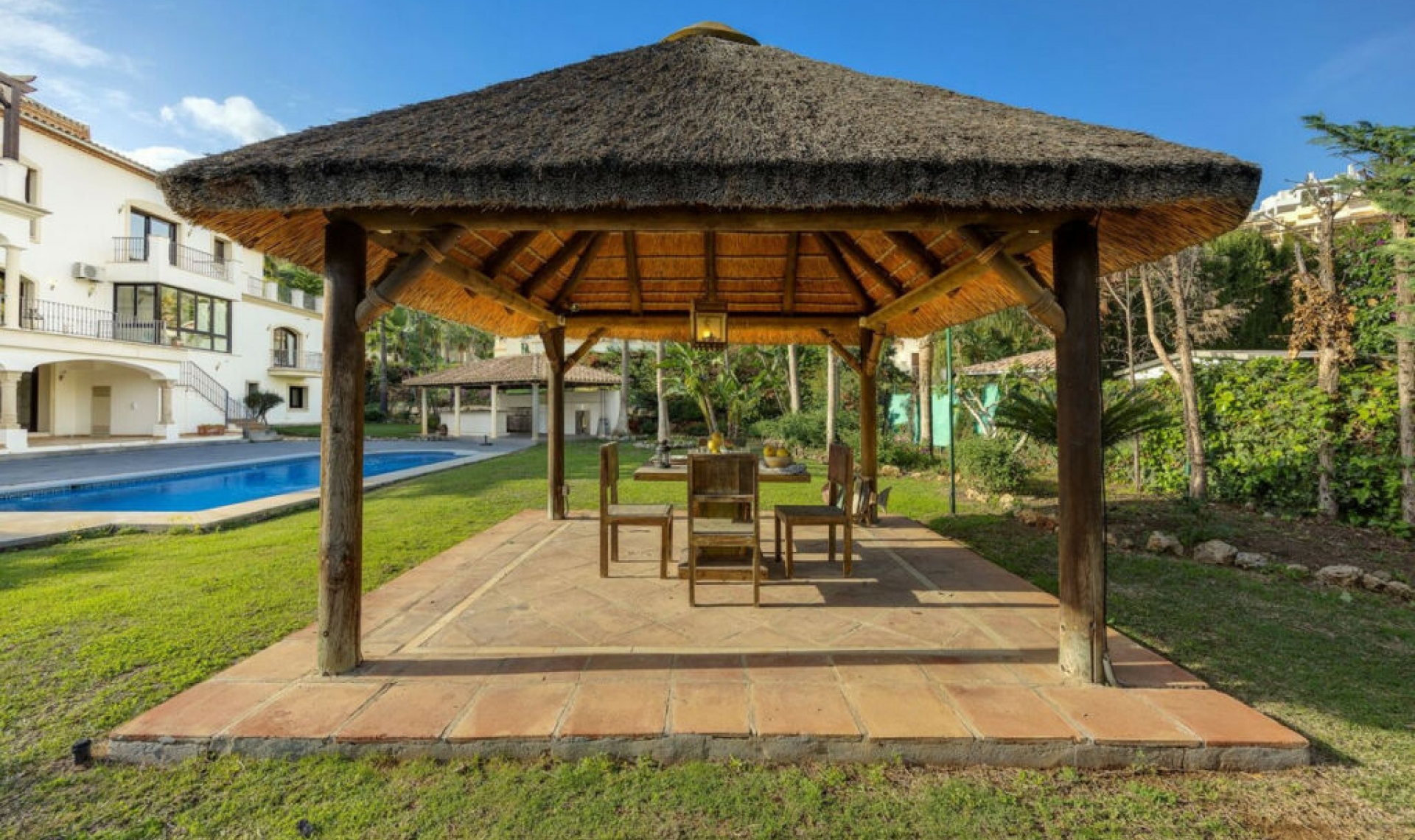 Resale - House -
Los Arqueros