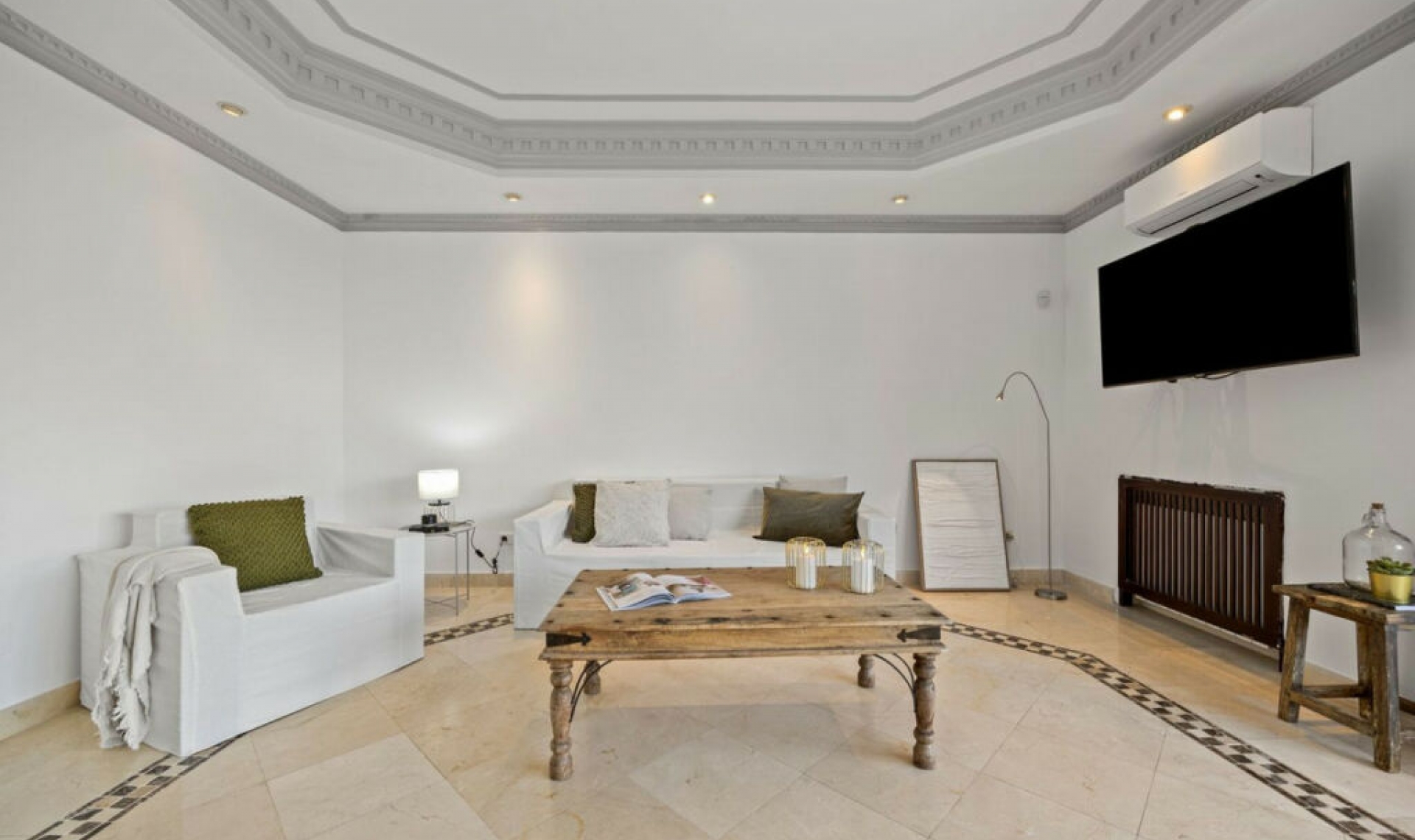 Resale - House -
Los Arqueros