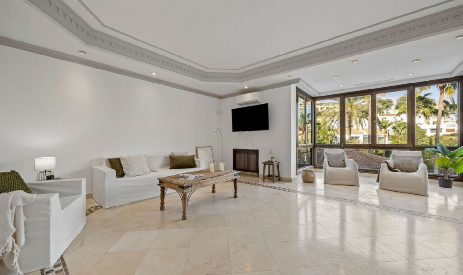 Resale - House -
Los Arqueros