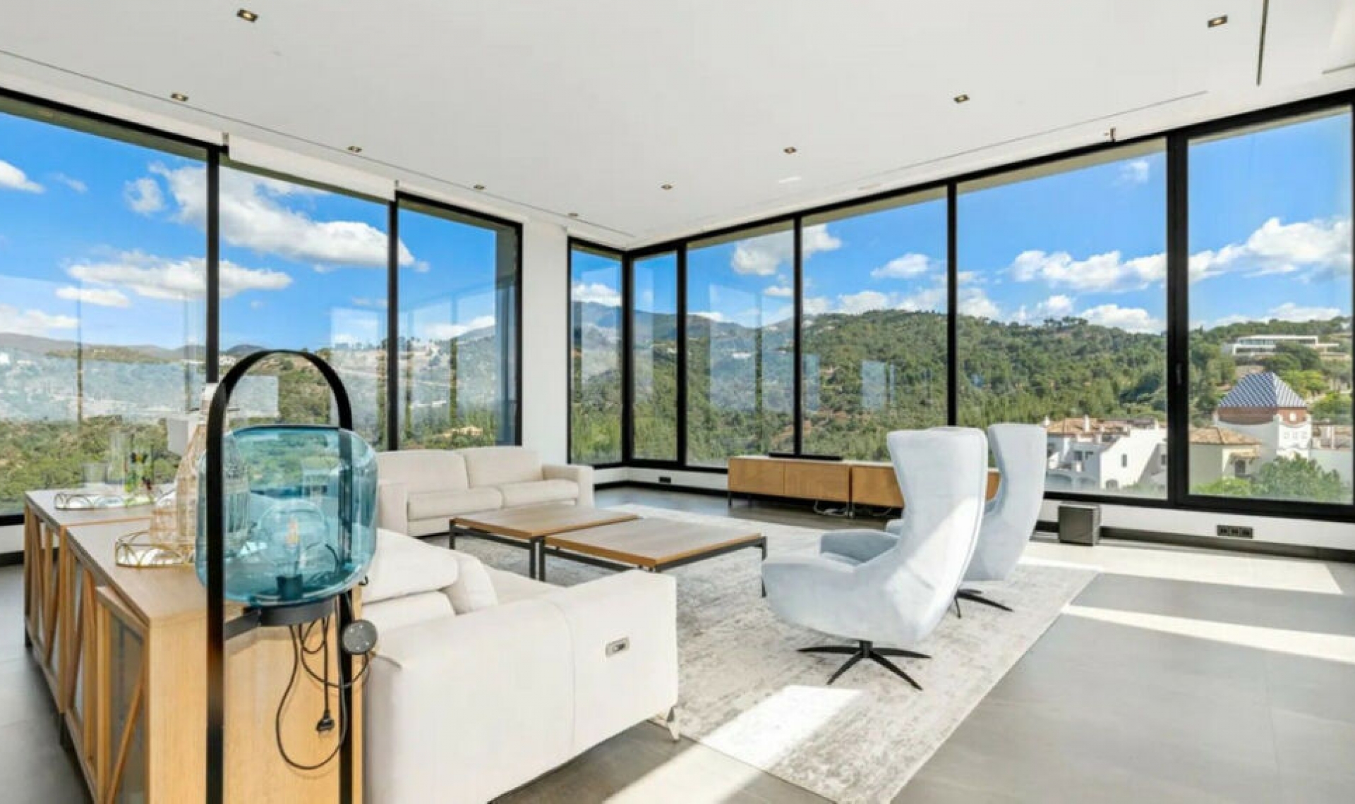 Resale - House -
Los Arqueros