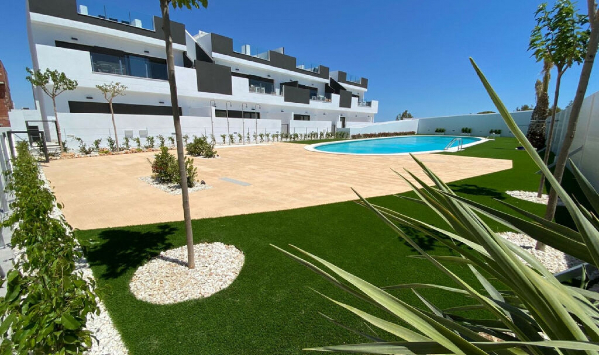 Resale - House -
Los Balcones