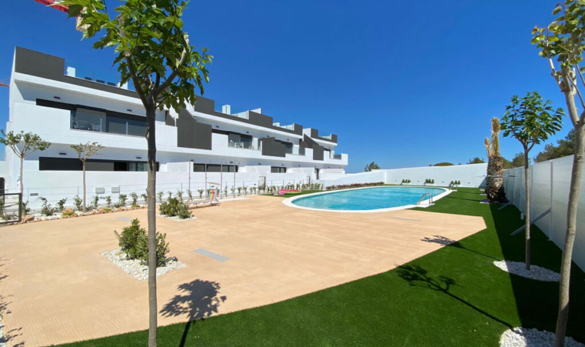 Resale - House -
Los Balcones