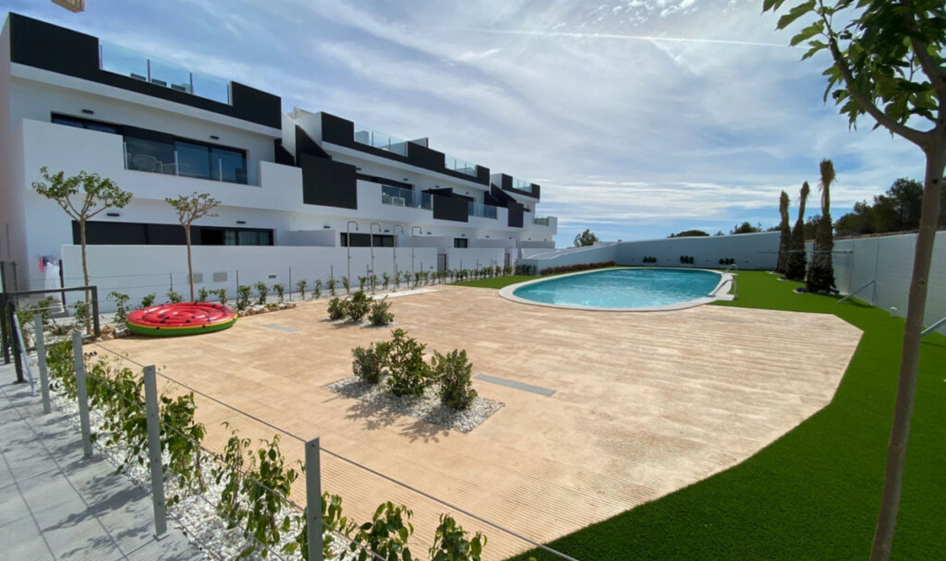 Resale - House -
Los Balcones