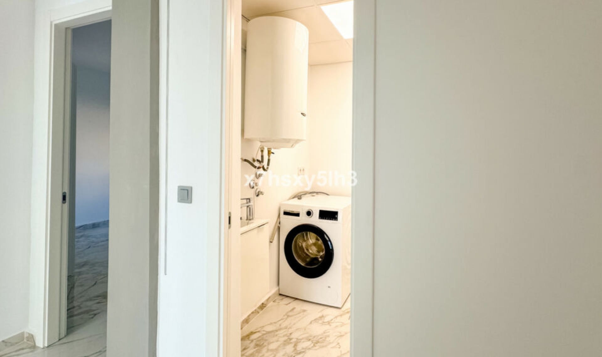 Resale - House -
Los Balcones