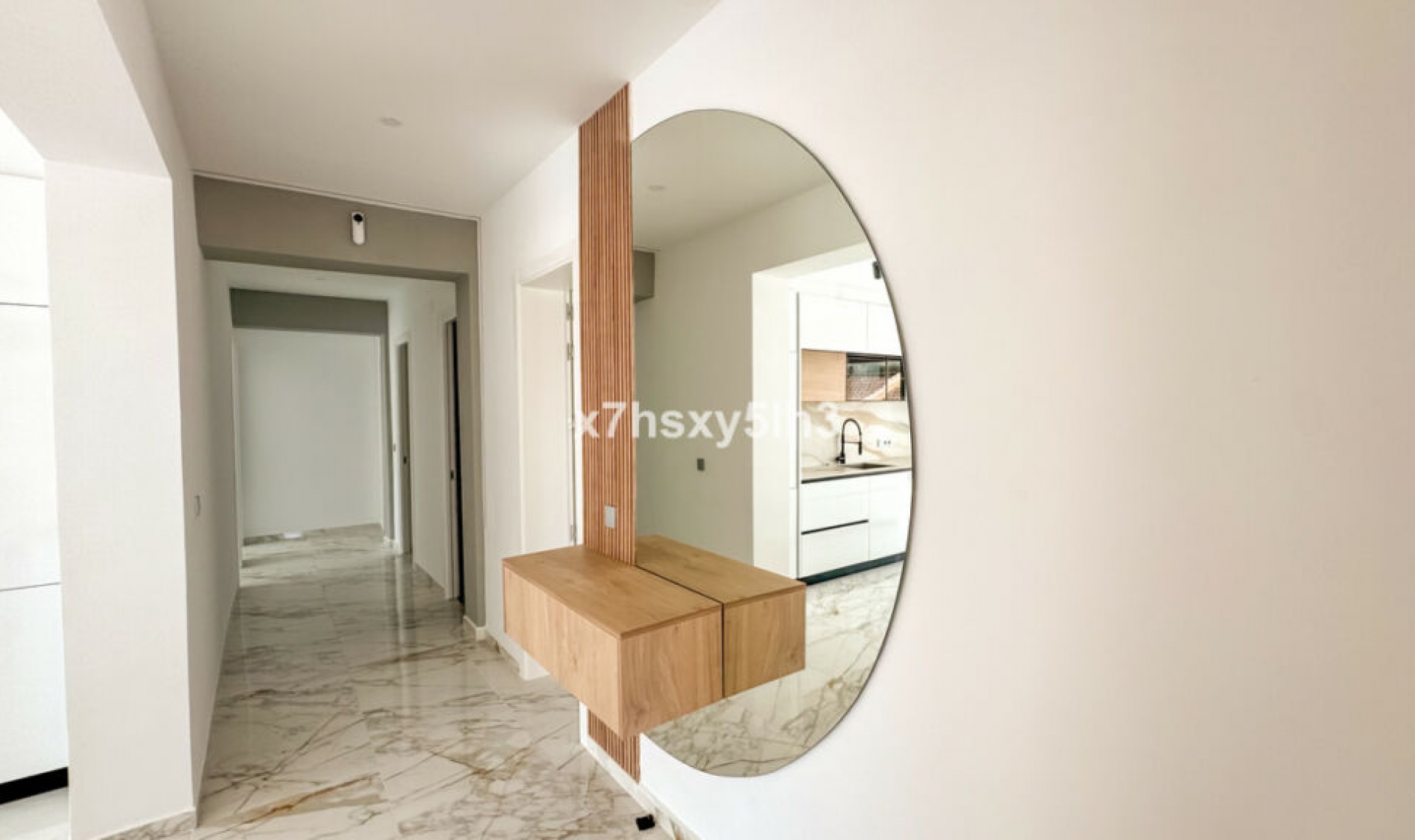 Resale - House -
Los Balcones