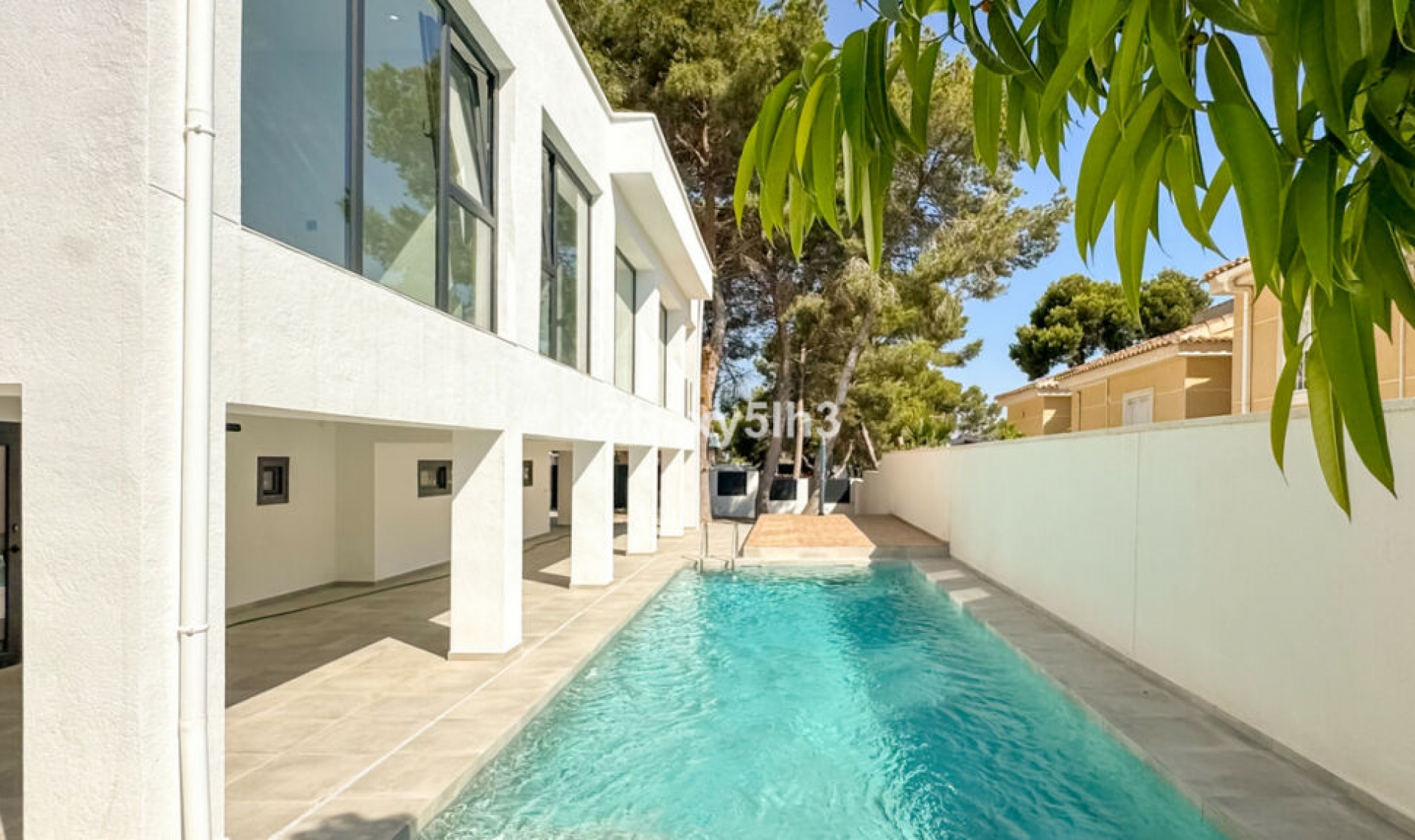 Resale - House -
Los Balcones