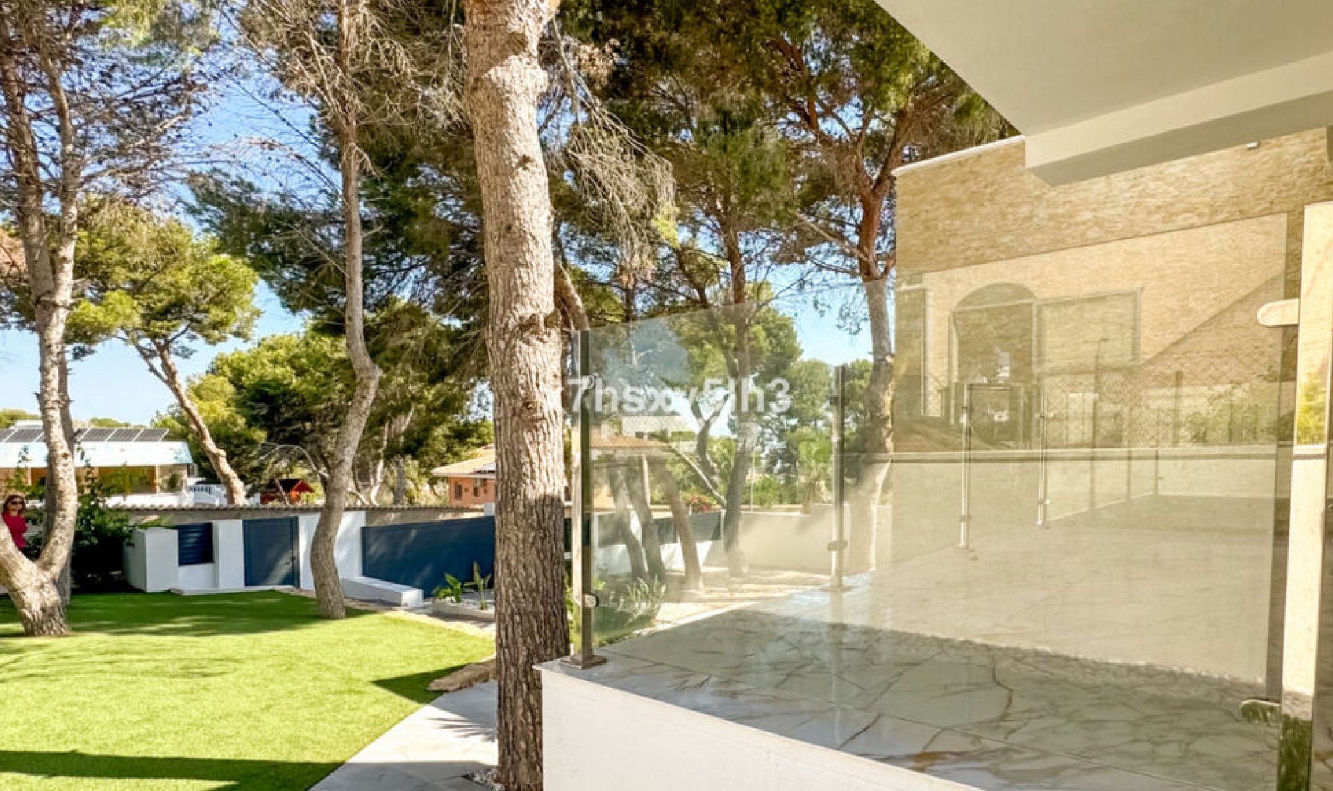 Resale - House -
Los Balcones