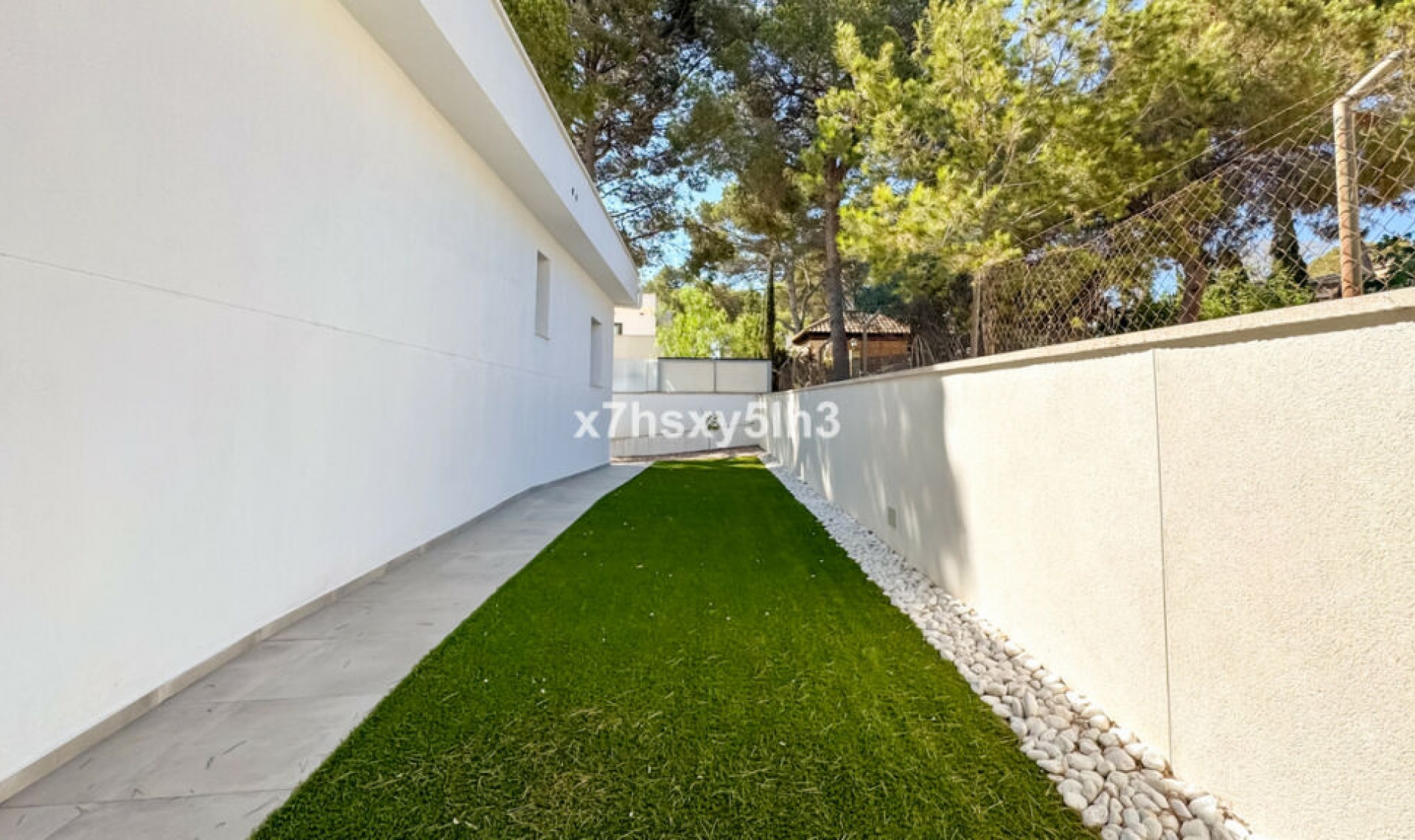 Resale - House -
Los Balcones