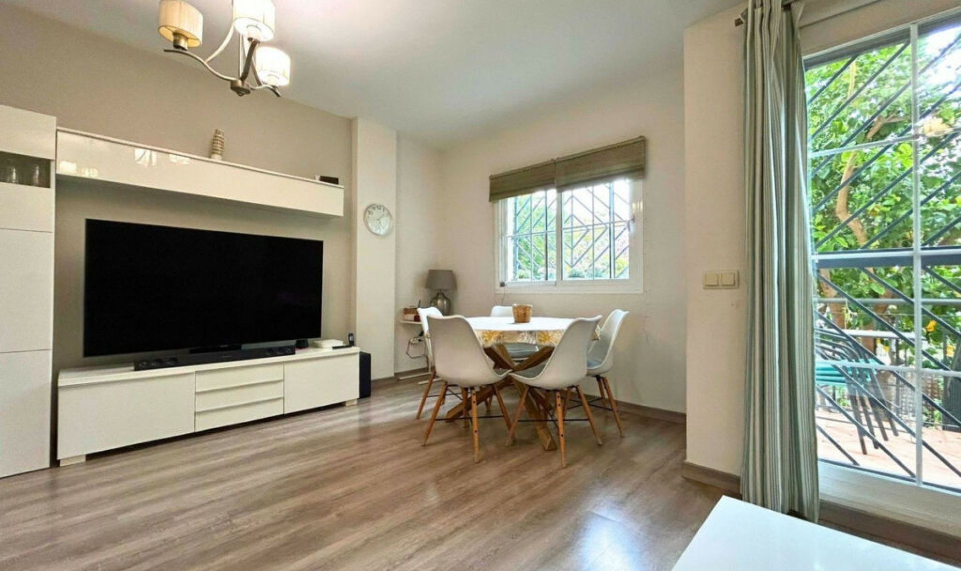 Resale - House -
Los Boliches