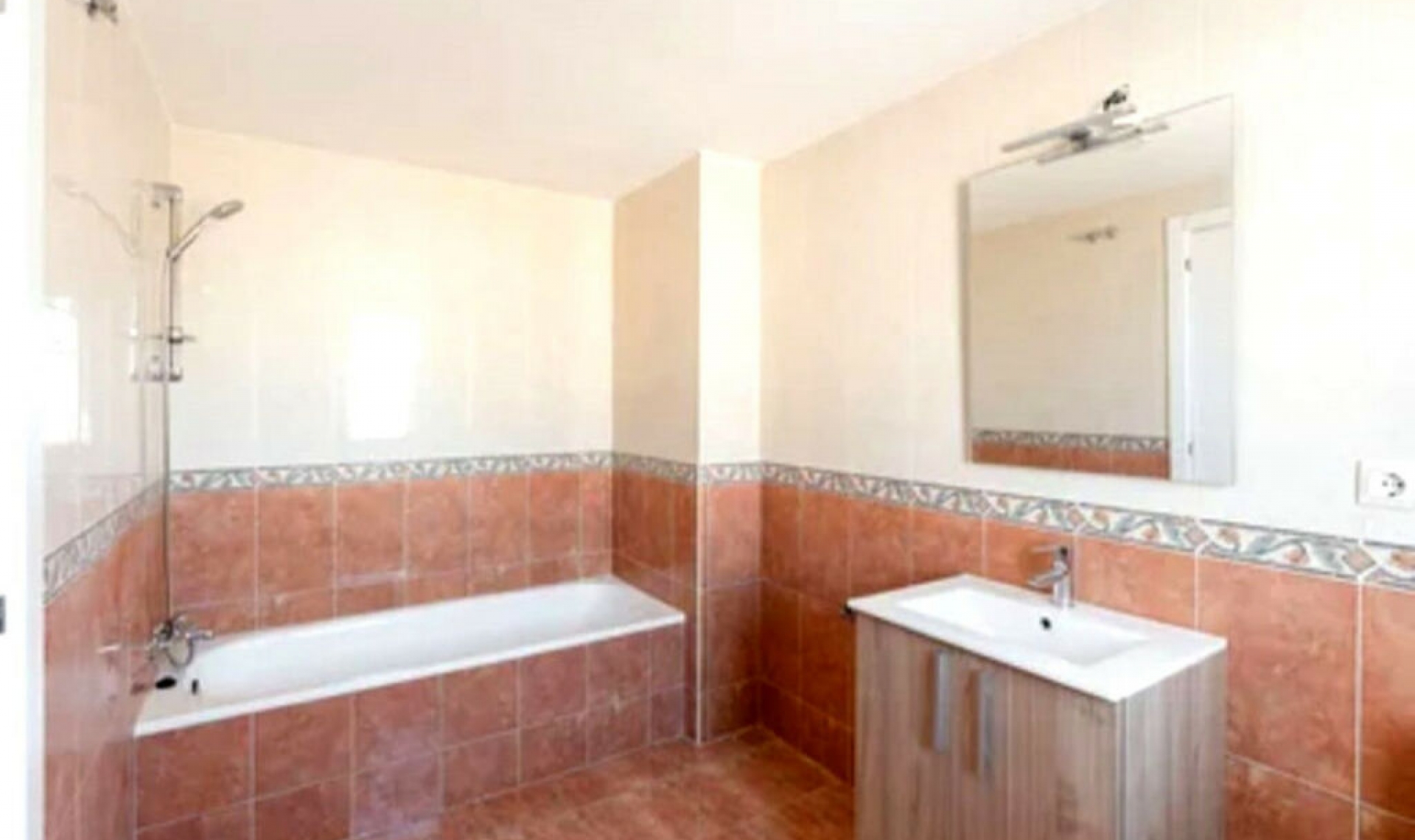 Resale - House -
Los Boliches