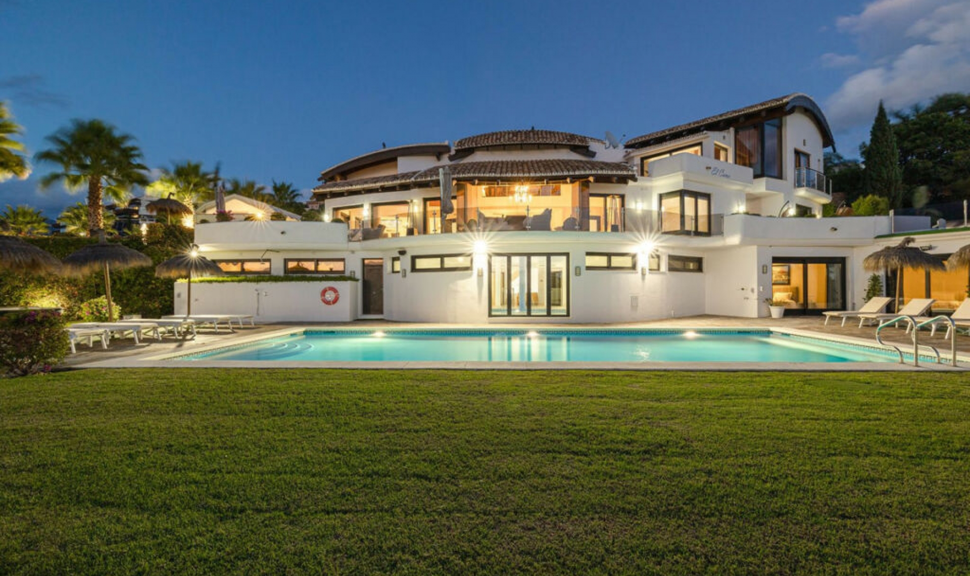 Resale - House -
Los Flamingos