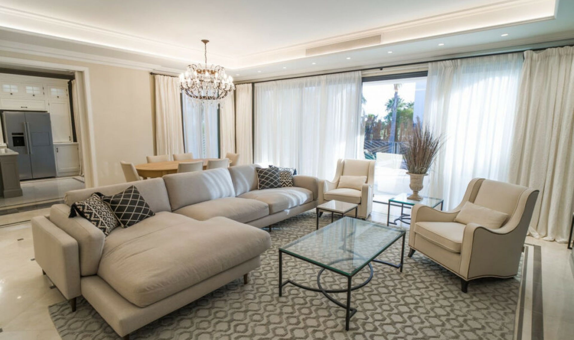 Resale - House -
Los Flamingos