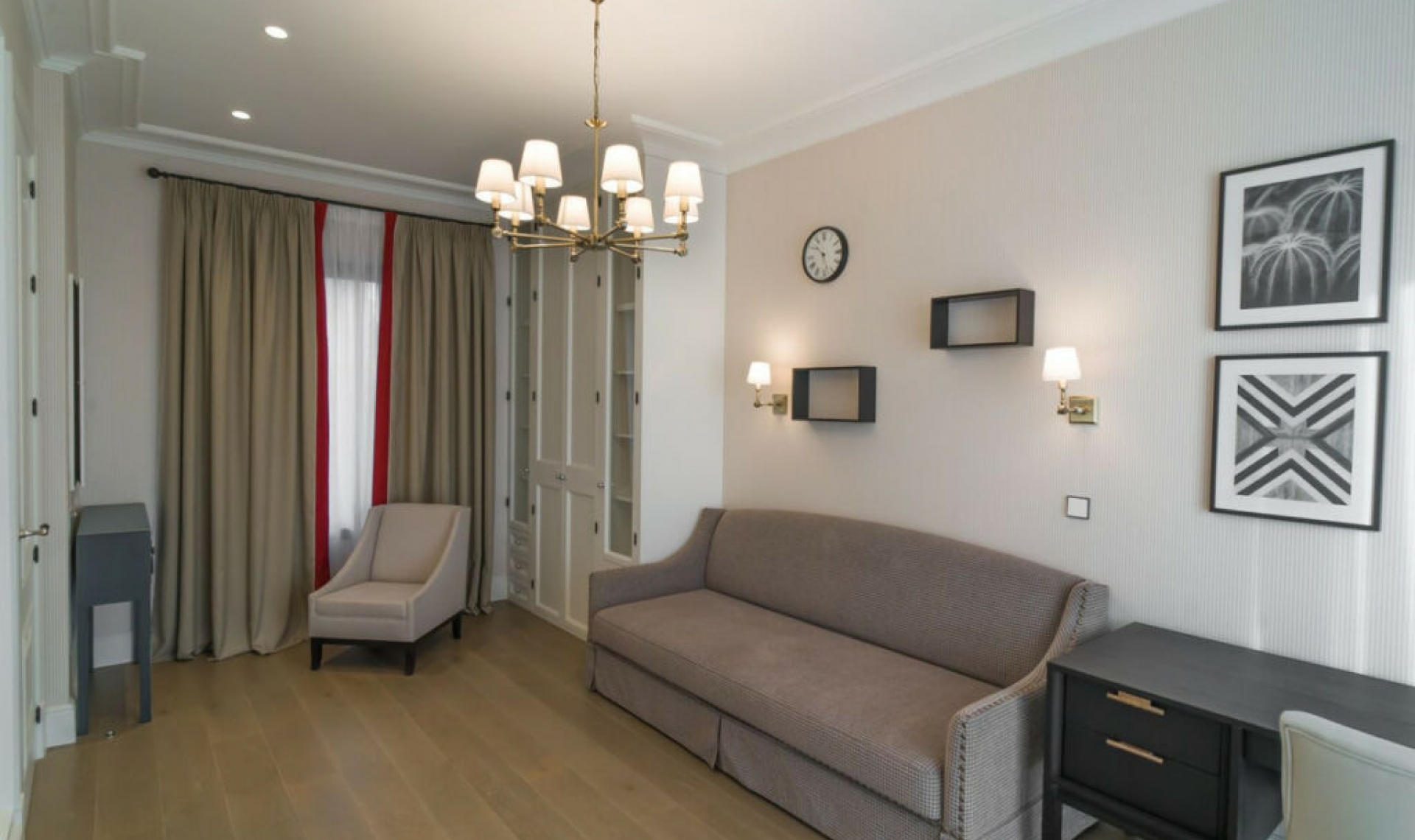 Resale - House -
Los Flamingos