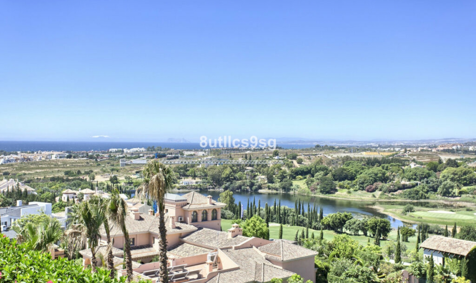 Resale - House -
Los Flamingos