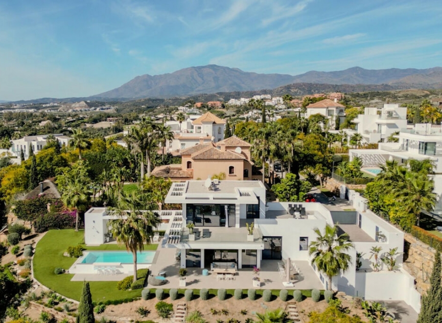 Resale - House -
Los Flamingos