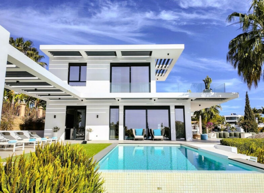 Resale - House -
Los Flamingos