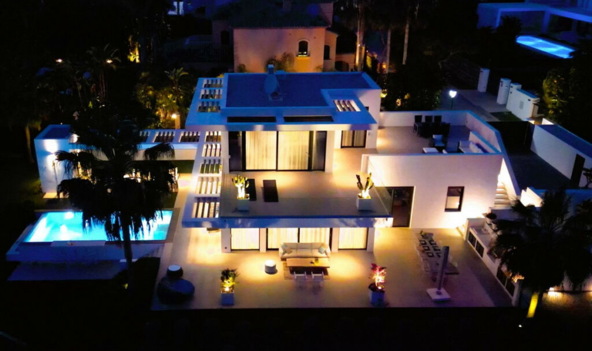 Resale - House -
Los Flamingos