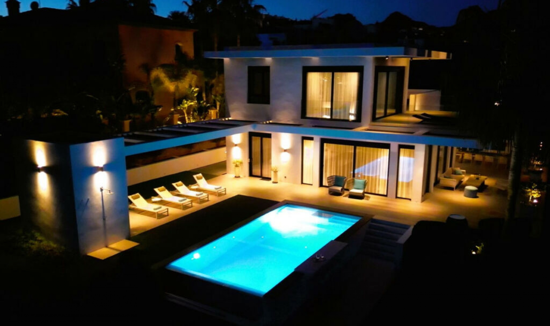 Resale - House -
Los Flamingos