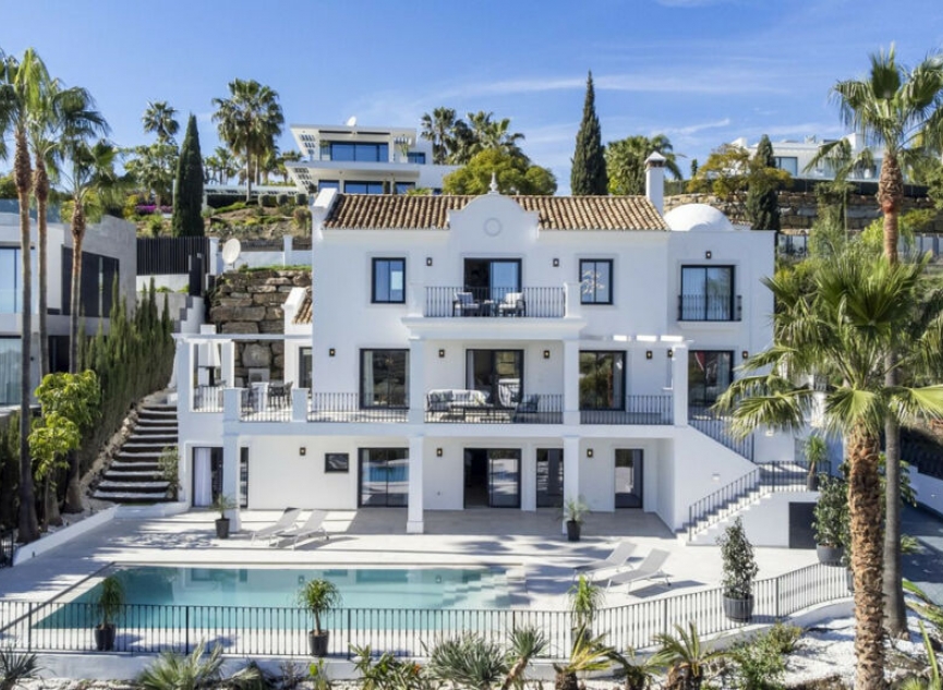 Resale - House -
Los Flamingos